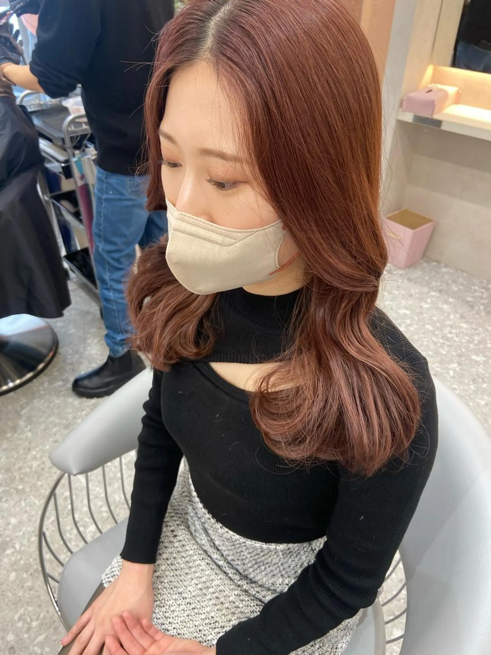 セミロング ピンクブラウン くびれヘア 韓国風ヘア 新宿/韓国ヘア 中明度カラー/かやのヘアスタイル