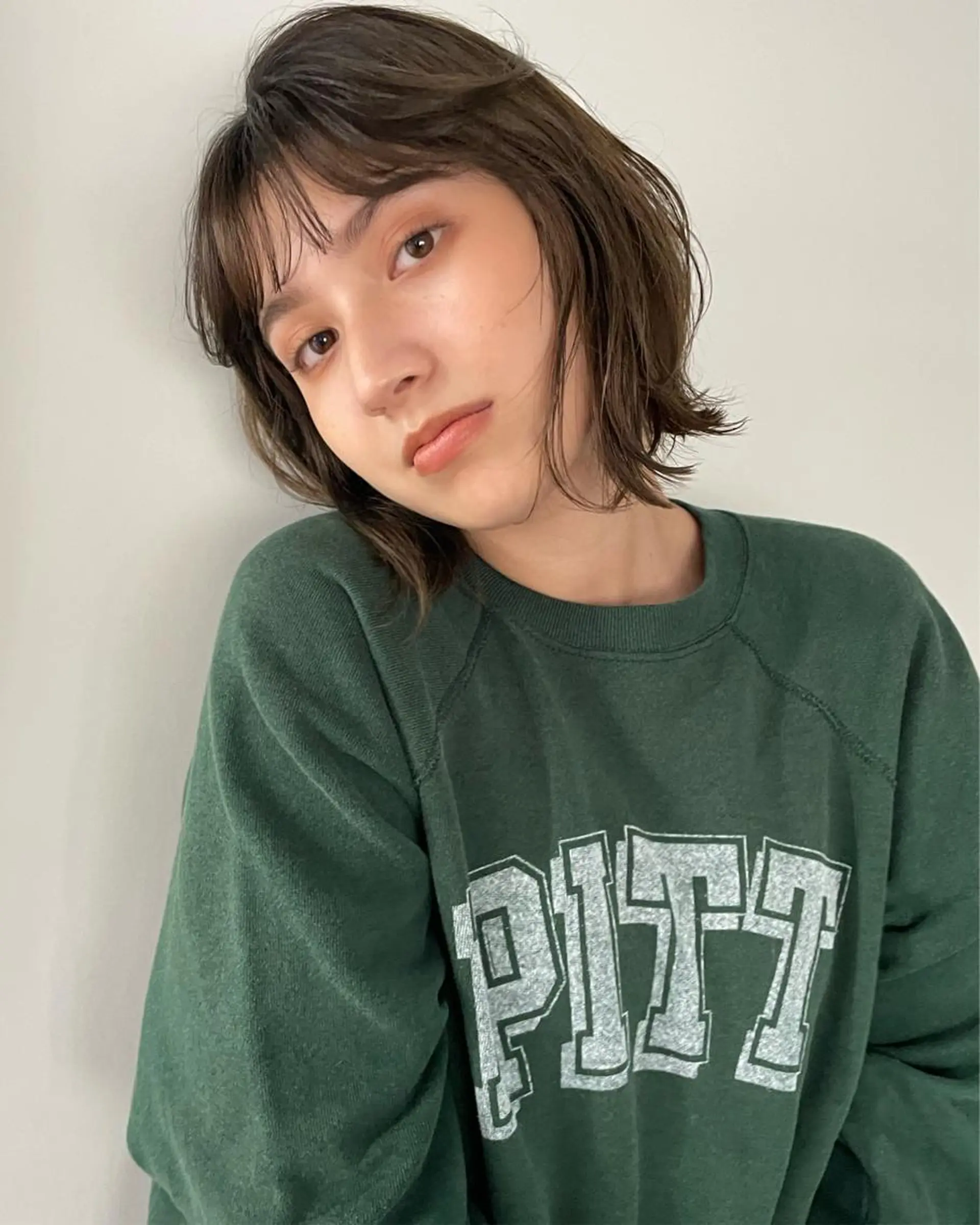 ミディアム カラー ベージュカラー オリーブベージュ 佐伯 和佳のヘアスタイル