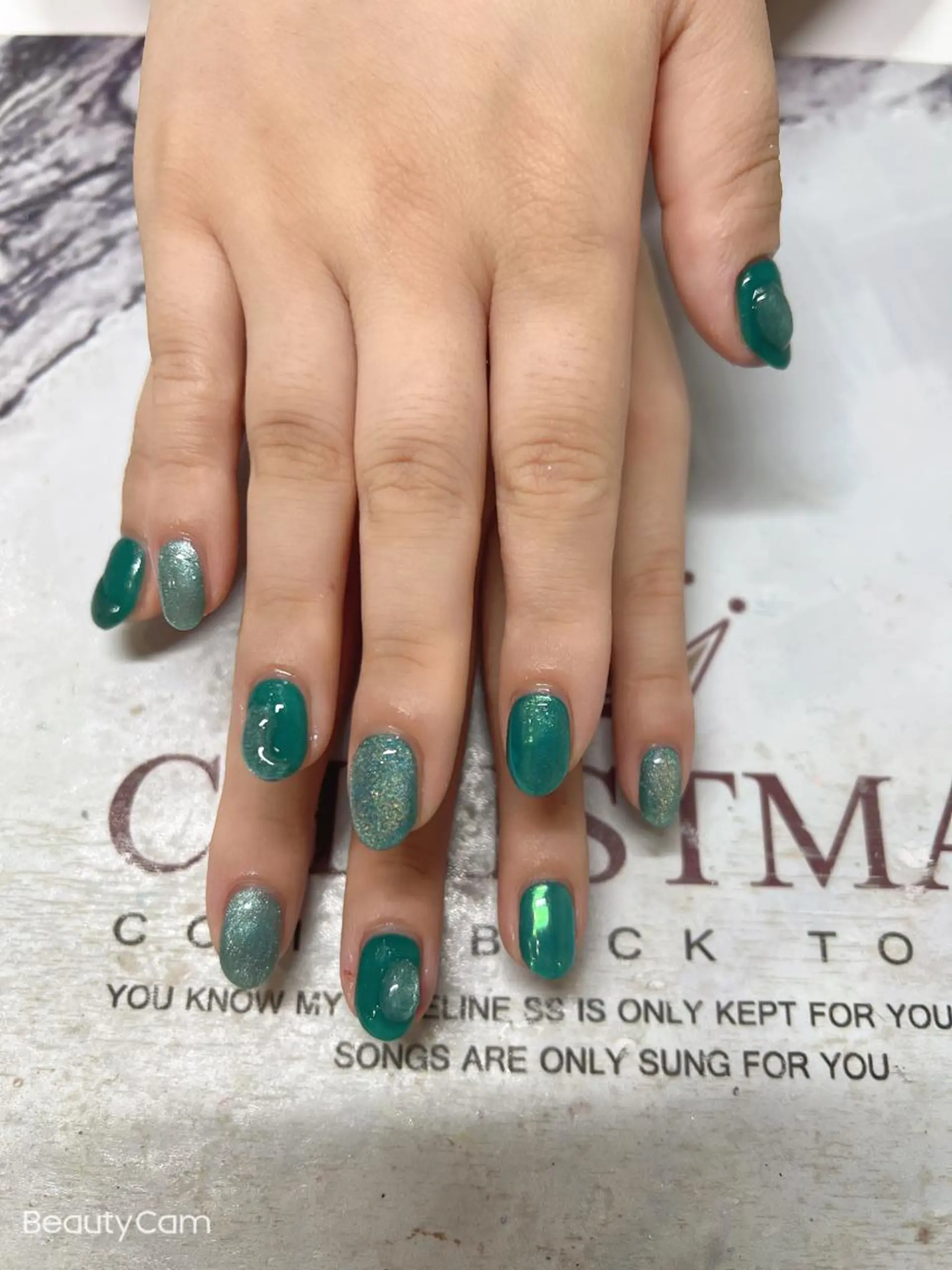 ネイル ガレンドウ 白澤 愛子のネイルデザイン