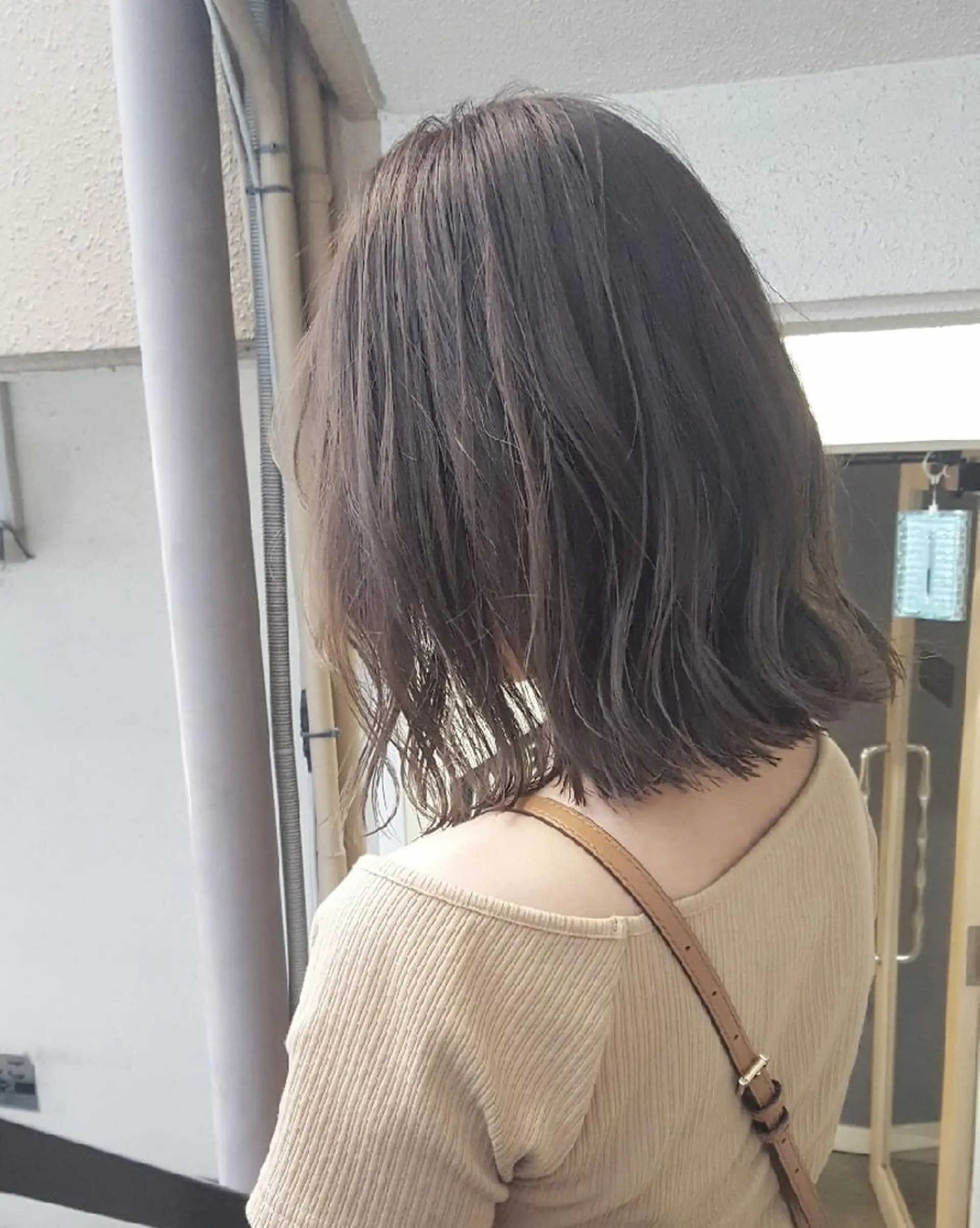 ミディアム カラー グレージュ ハイライトカラー ハイライト 🔳髪質改善🔳 岡本陽のヘアスタイル