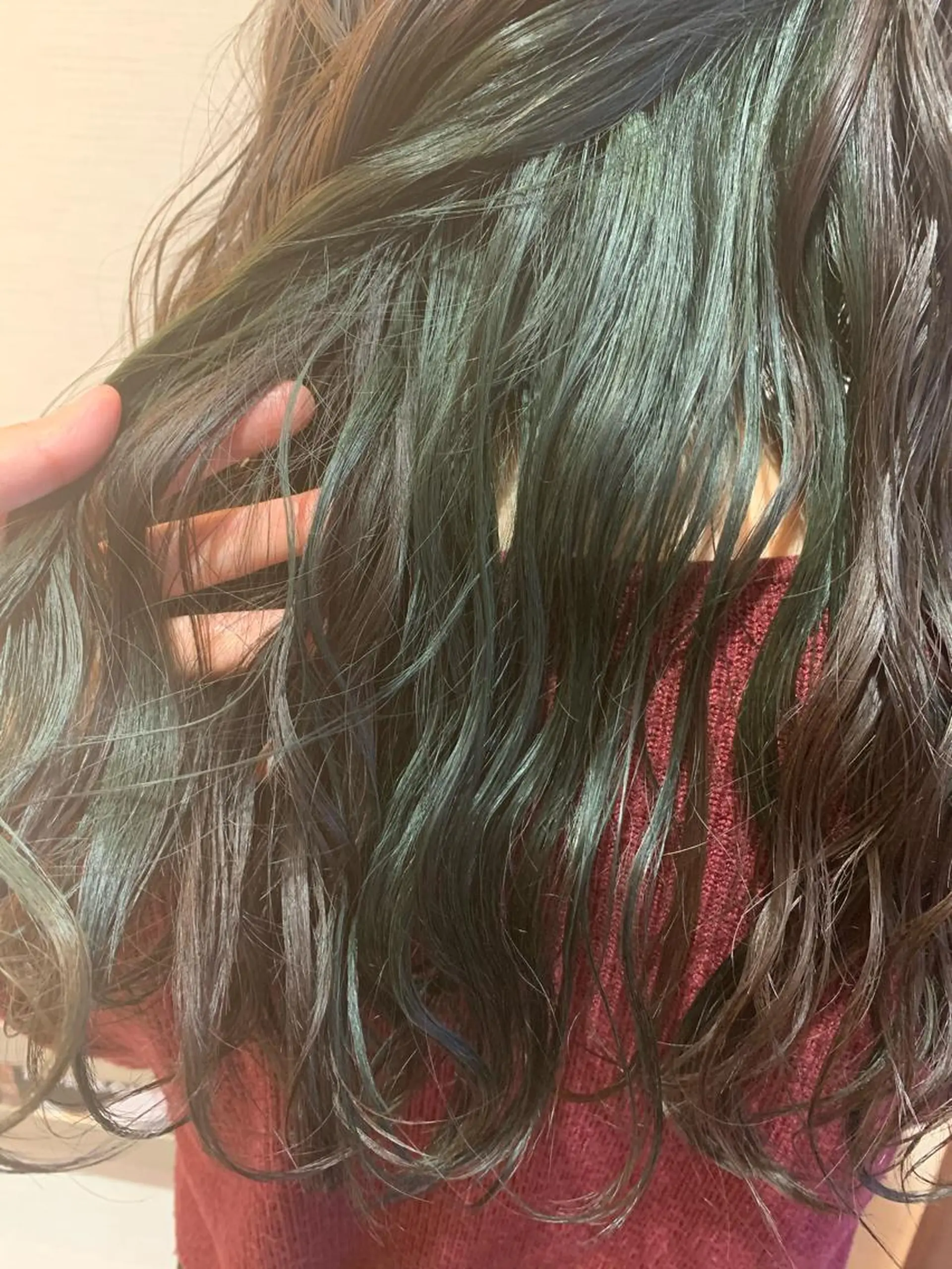 ロング カラー 蓮見  友里のヘアスタイル