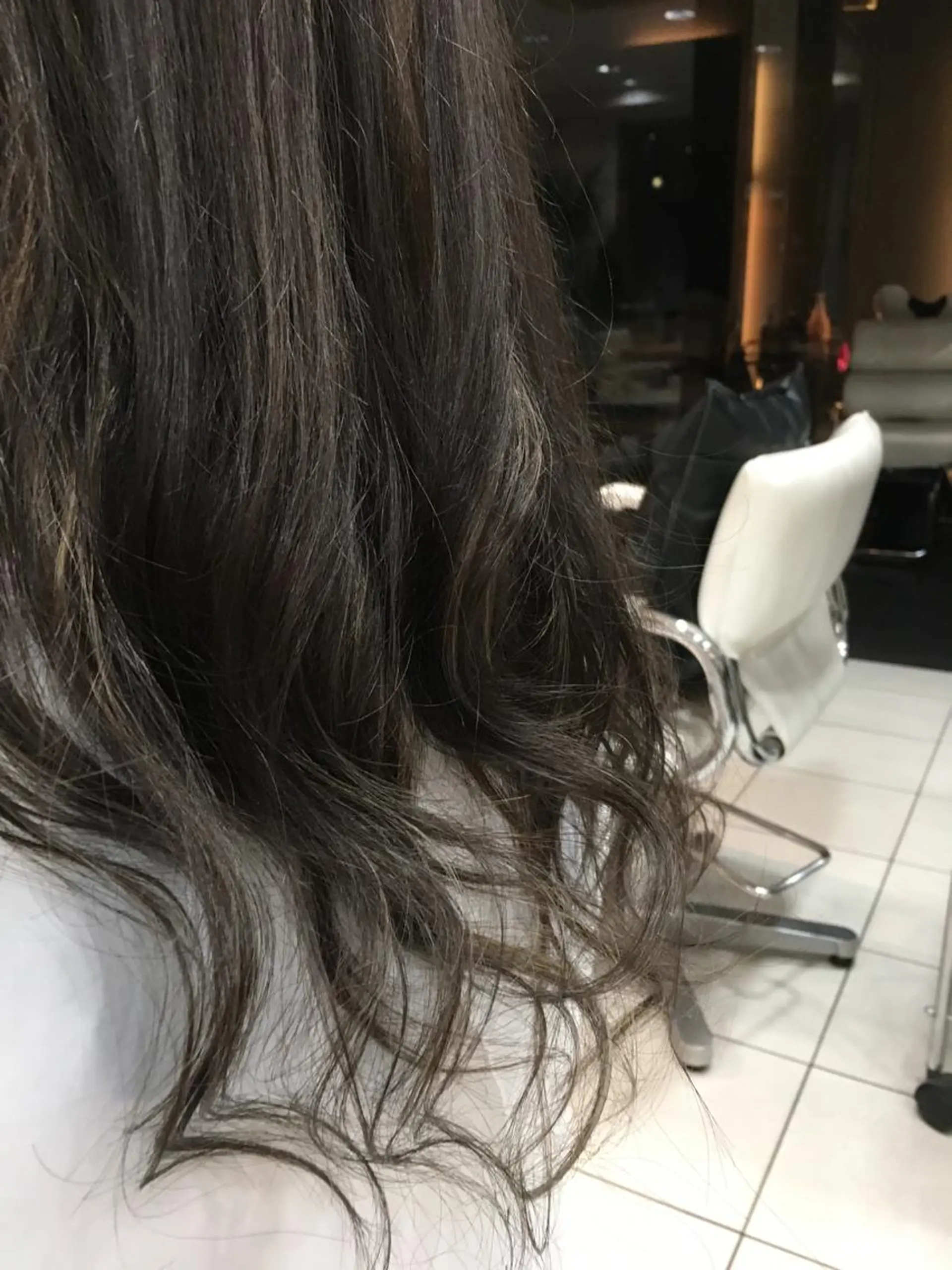 ミディアム カラー グレージュ ハイライトカラー ハイライト 縮毛矯正 トリートメント 白髪ぼかしハイライト 柳川拓哉のヘアスタイル