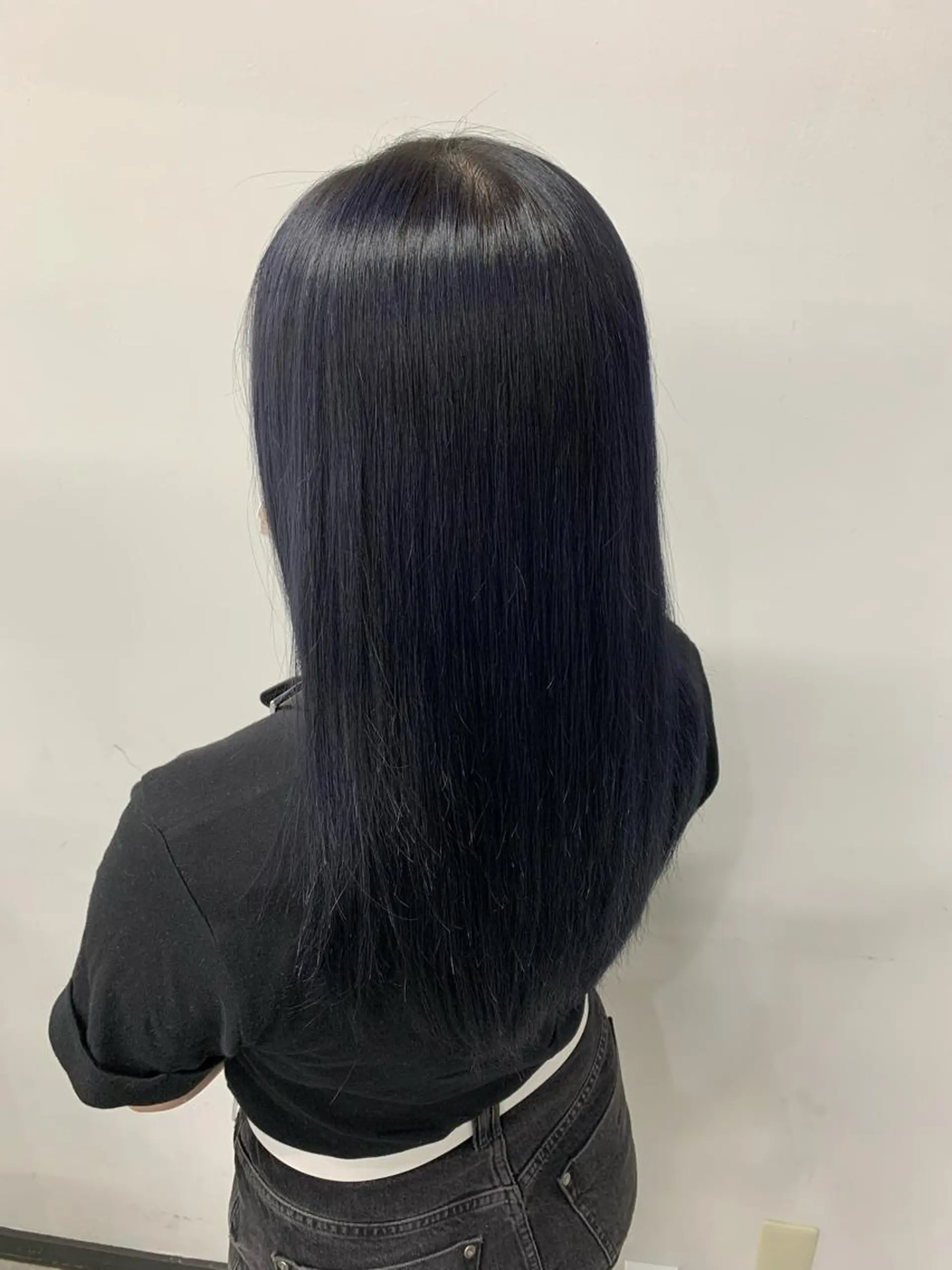セミロング カラー ブリーチ ブルーカラー ネイビーカラー 髪質改善 メンズパーマ特化 TAIGAのヘアスタイル