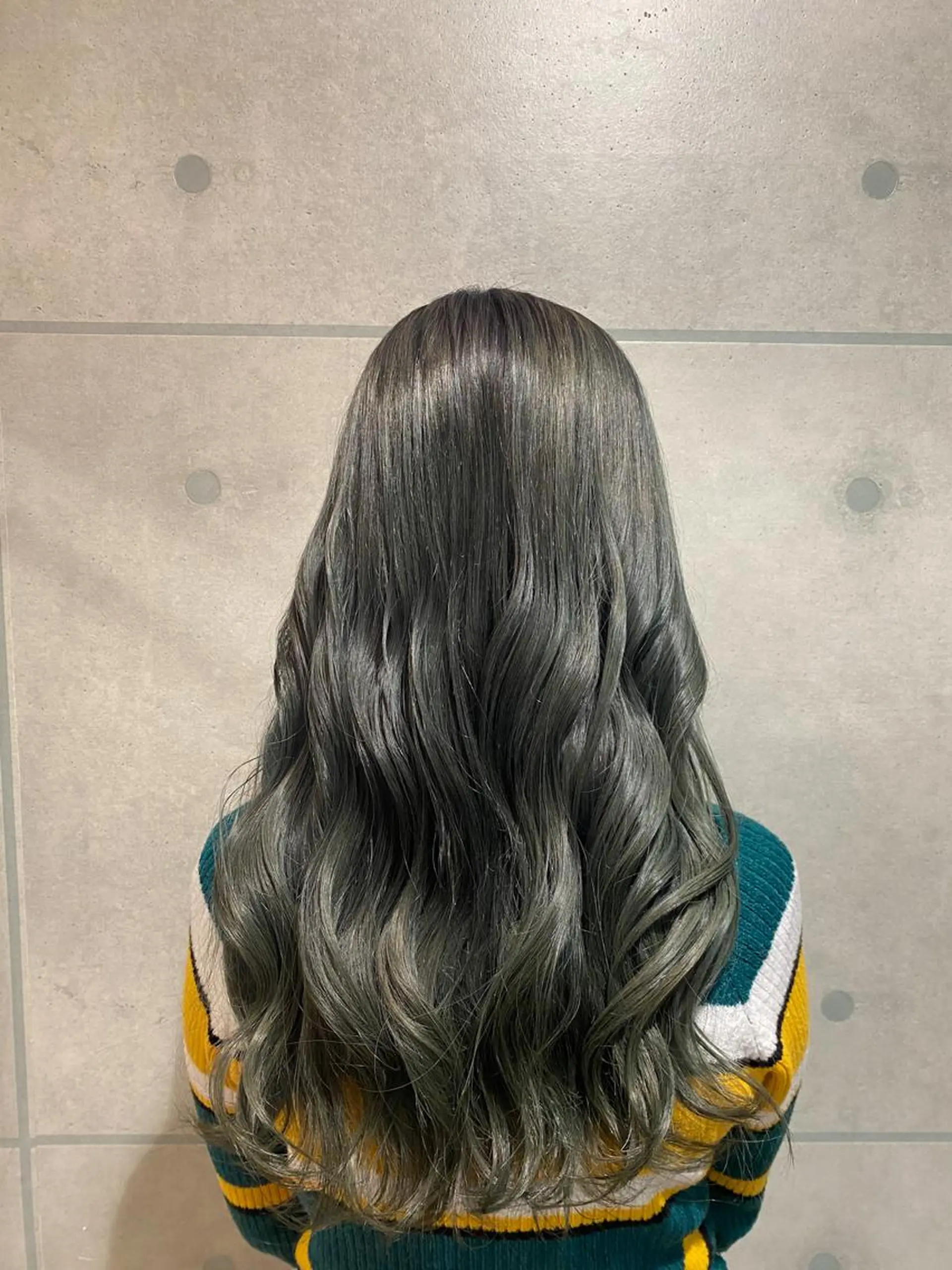セミロング カラー グレージュ カーキグレージュ カラー専門美容師🫧 舘田千乃🫧のヘアスタイル