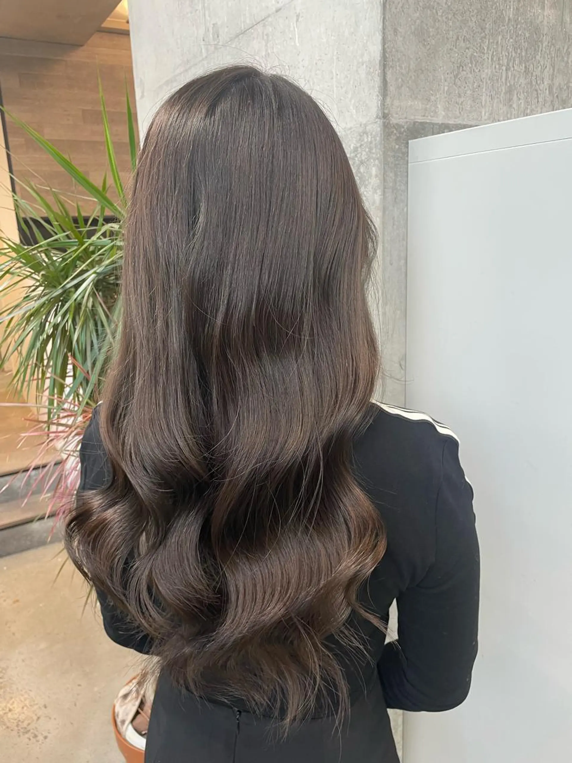 セミロング カラー yuika .のヘアスタイル