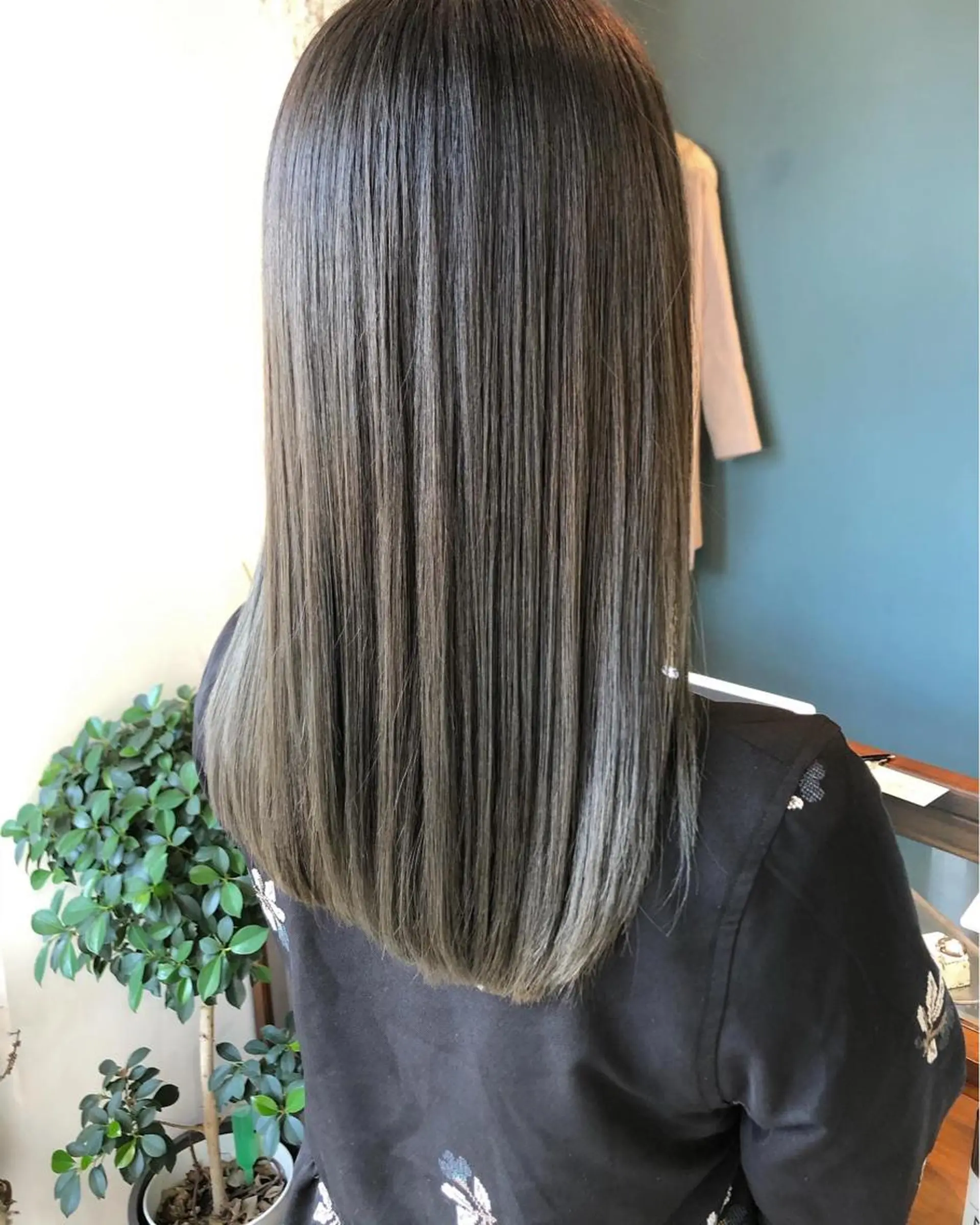 セミロング カラー パーマ 髪質改善 縮毛矯正 トリートメント ヘアカラー トリートメント OVER→三軒茶屋 /縮毛矯正・髪質改善のヘアスタイル