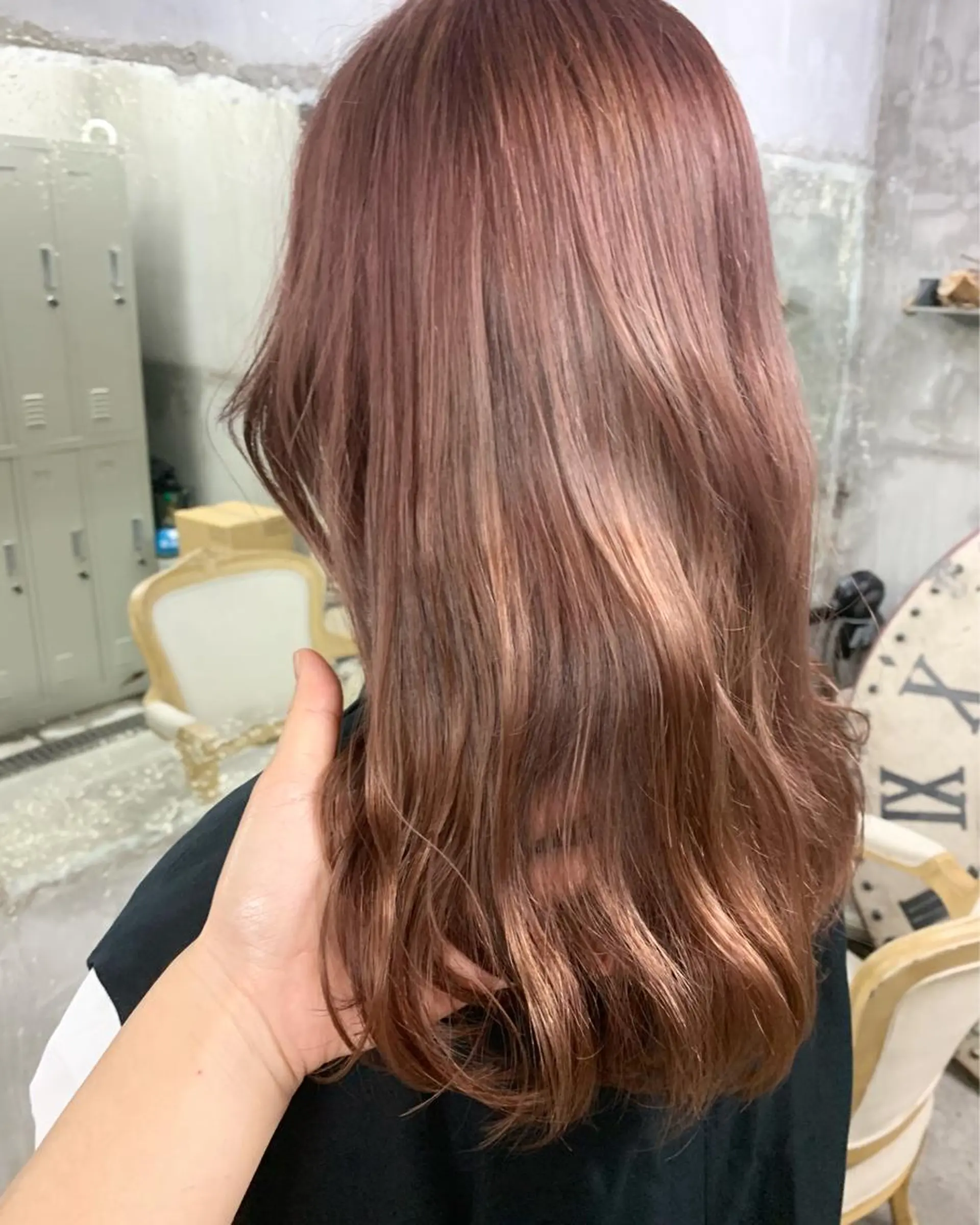 セミロング カラー ベージュカラー ブリーチ ピンクカラー ピンクベージュ 似合わせカラー🫶 小川千波のヘアスタイル