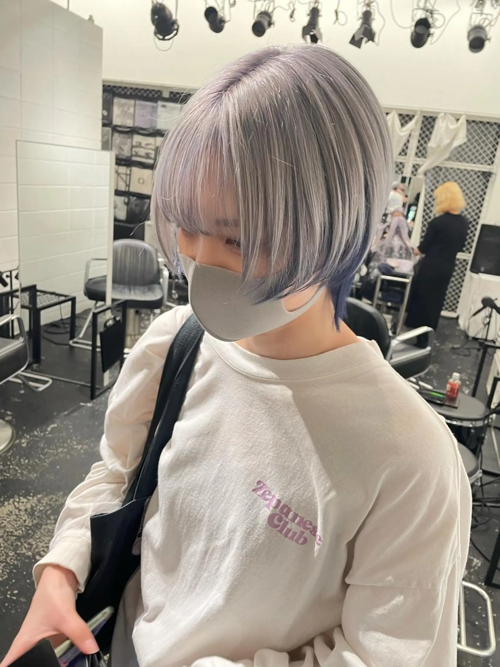 ショート カラー ヘアアレンジ シルバー ホワイトシルバー カット ヘアカラー トリートメント 艶ハイトーン/ヘア アレンジAYAKAのヘアスタイル