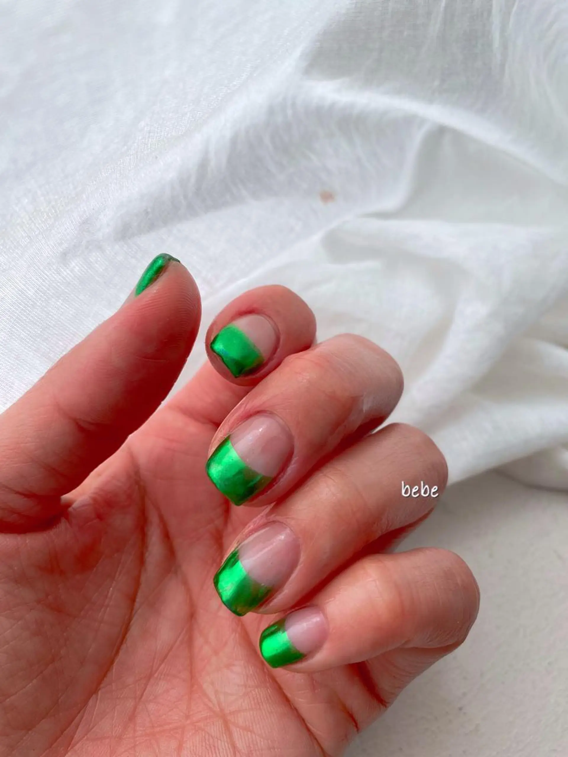 ネイル フレンチネイル ミラーネイル Ann. nail.tokyo所属・Ann nailのネイルデザイン