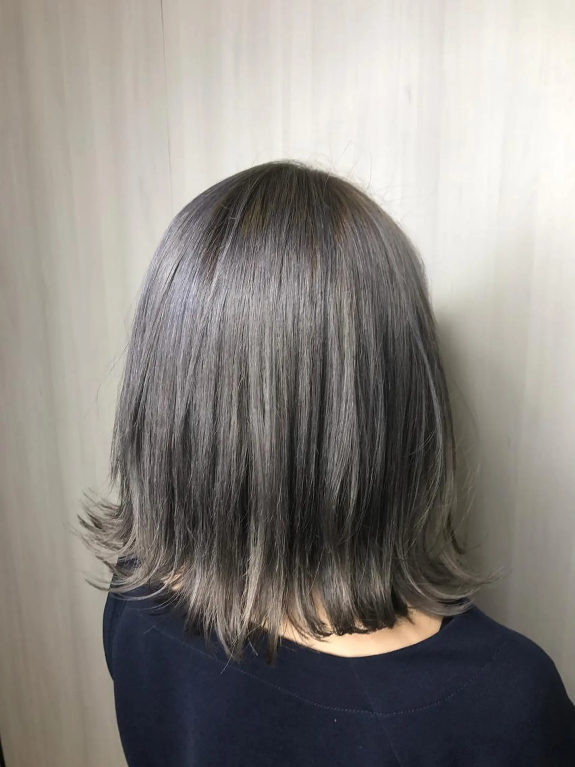 ミディアム カラー ヘアアレンジ 切りっぱなしボブ ダークグレー ボブ カット トリートメント 松井 敬太郎のヘアスタイル