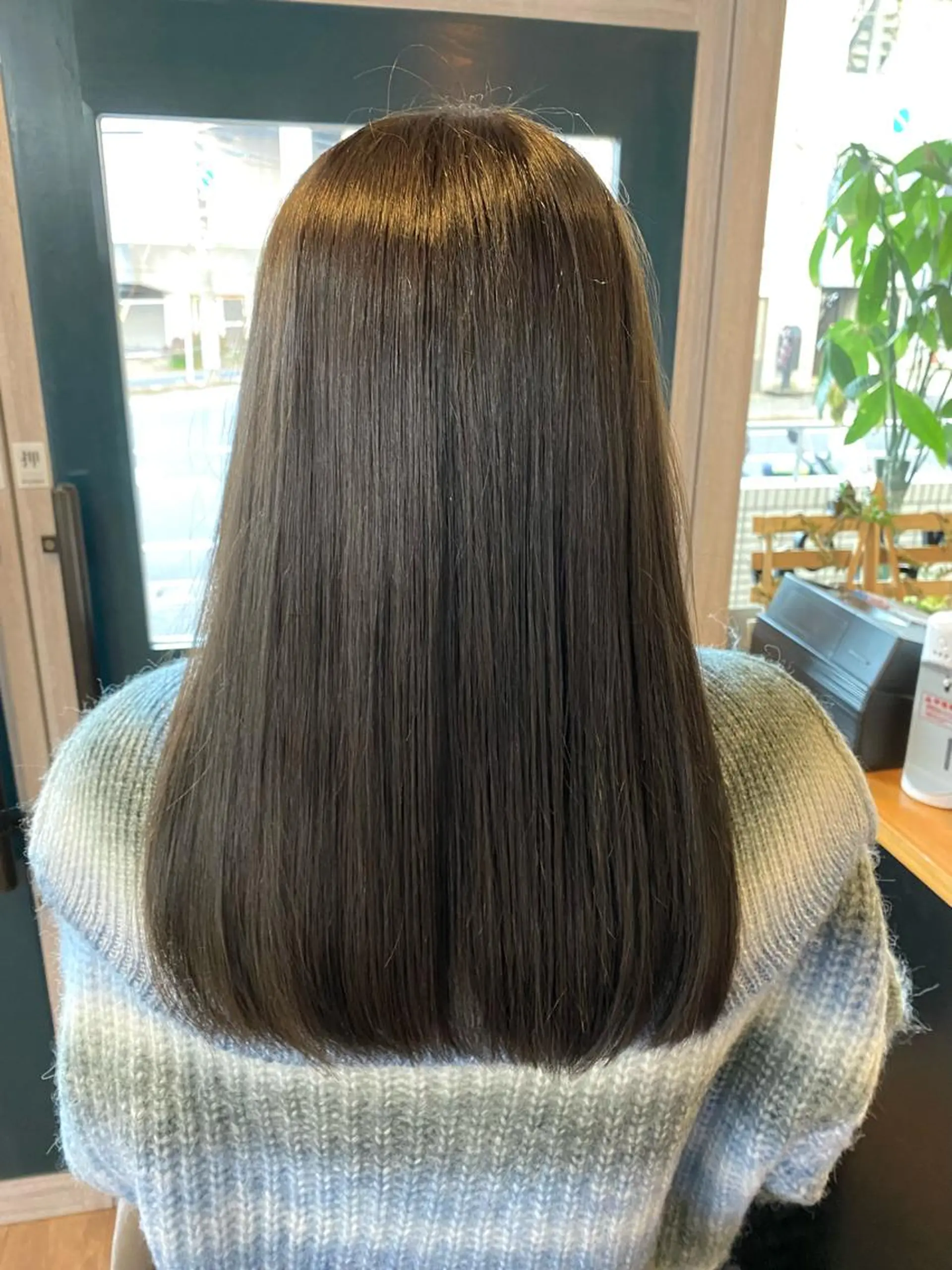 セミロング カラー カット ヘアカラー トリートメント 野呂 隼人のヘアスタイル