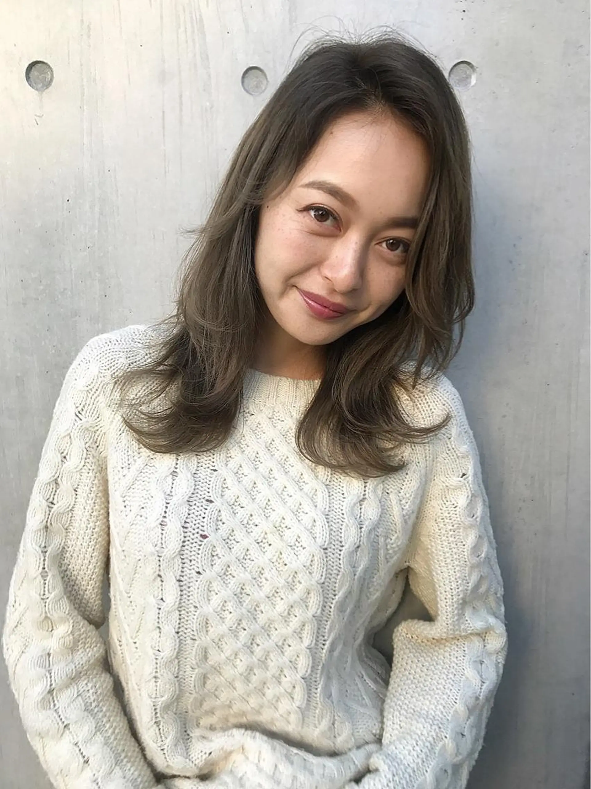 セミロング カラー ベージュカラー オリーブベージュ カット ヘアカラー トリートメント コジマ ダイスケのヘアスタイル