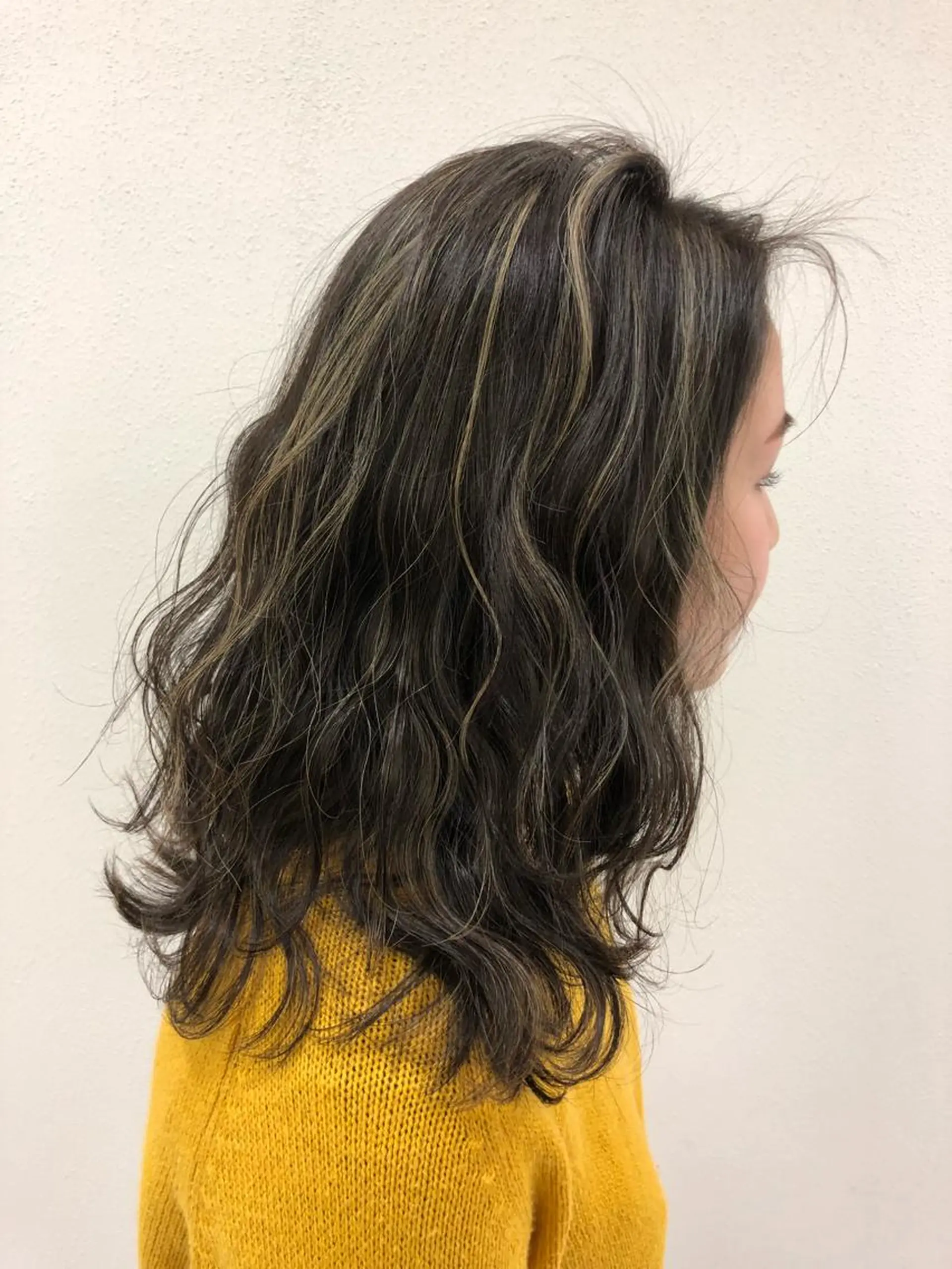 セミロング カラー ハイライトカラー 3Dハイライト 外国人風カラー ハイライト ノンダメージ髪質改善 カラー💎/KURAのヘアスタイル