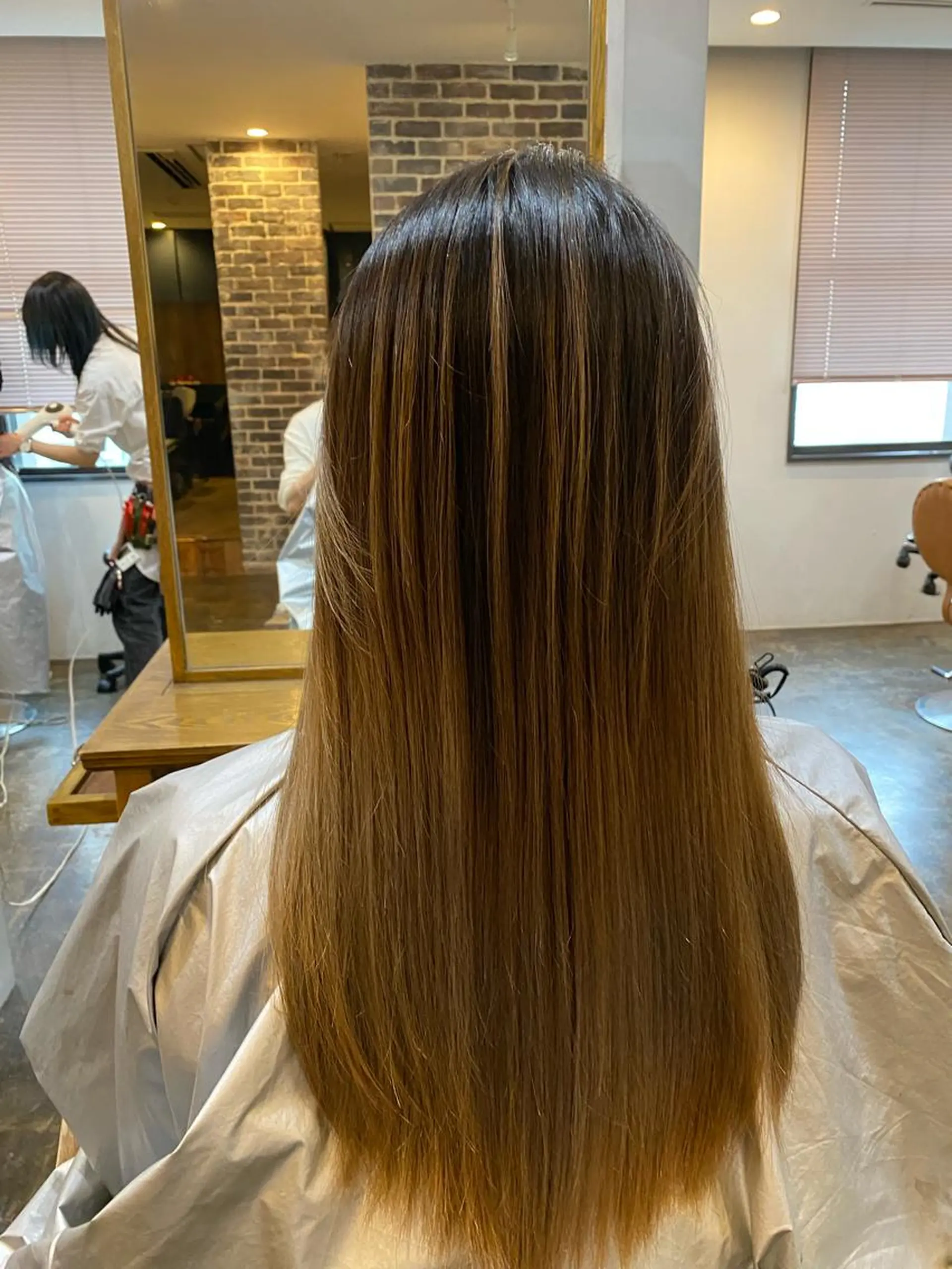 セミロング カラー グラデーションカラー カット ヘアカラー 髪質改善推し 巽のヘアスタイル