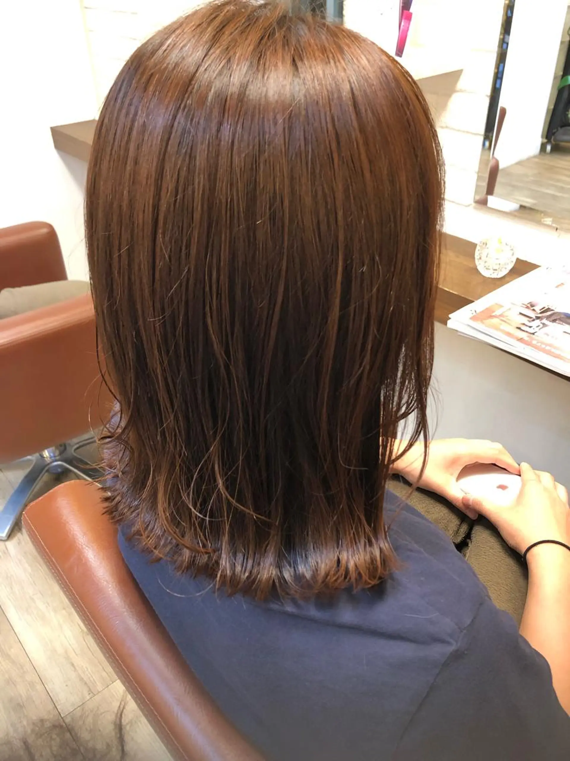 ミディアム カラー ベージュカラー ブラウンカラー 外ハネヘア 西村 有紗のヘアスタイル