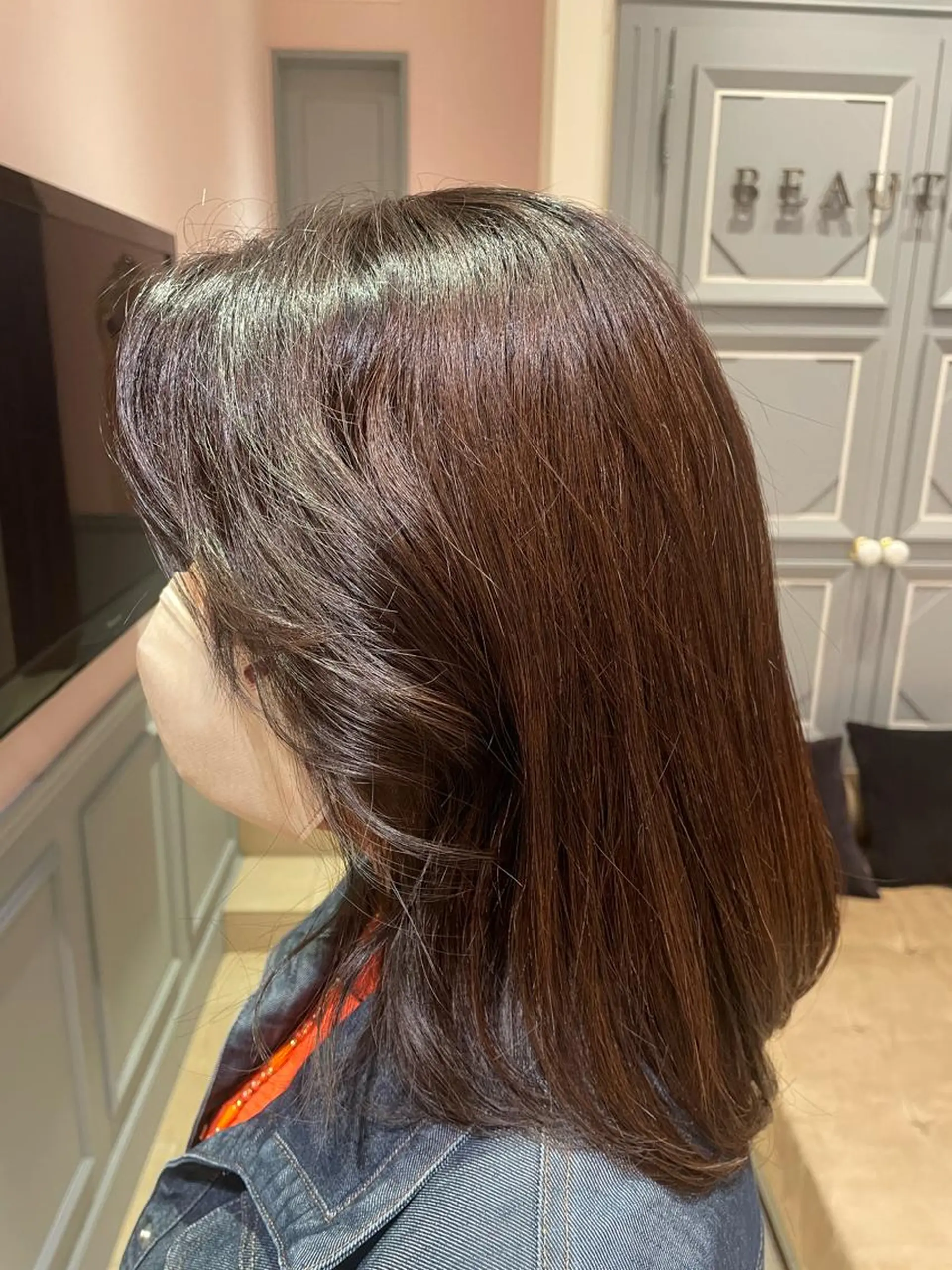 ミディアム カットモデル ヨネダのヘアスタイル