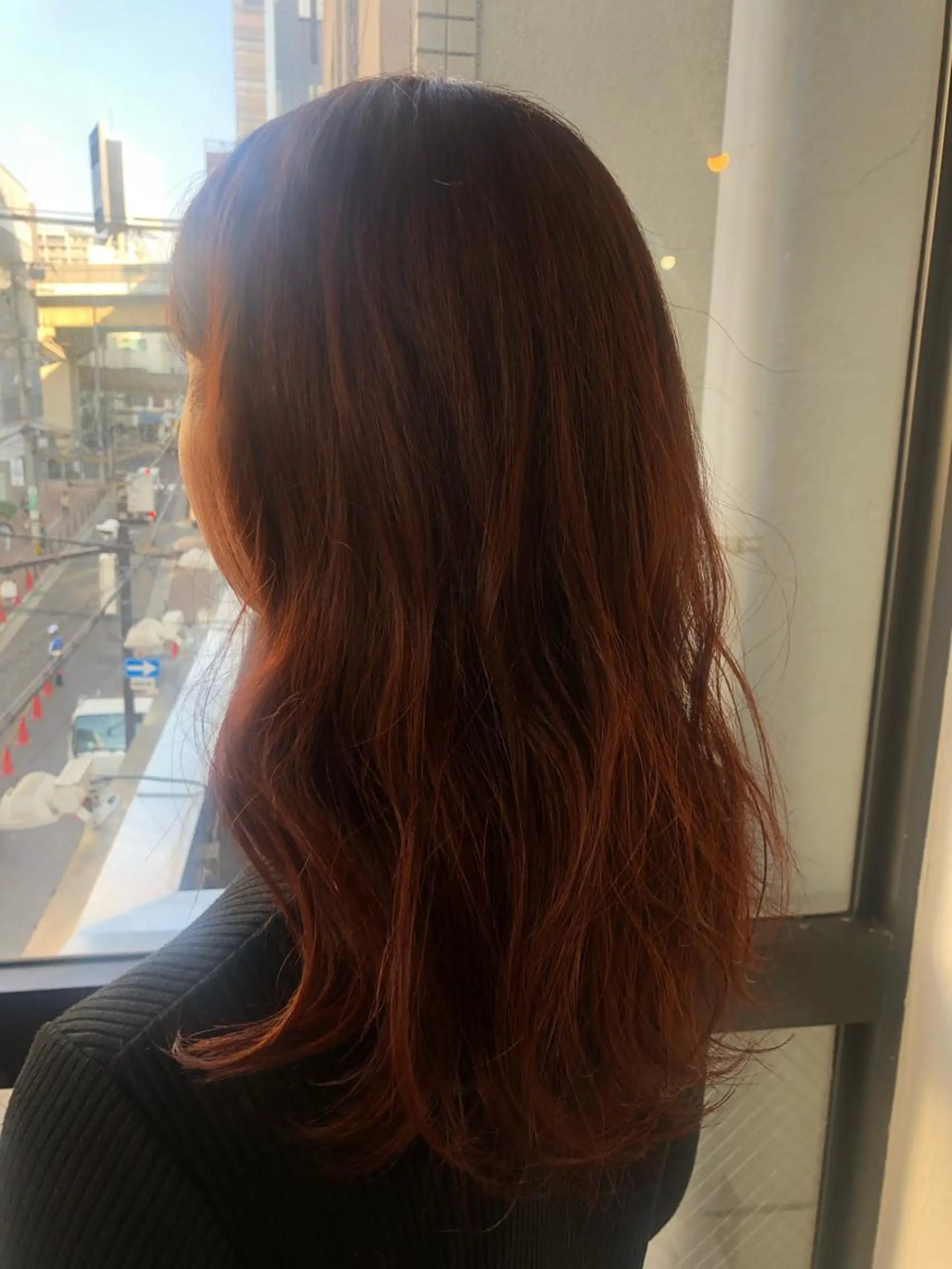 セミロング カラー 髪質改善＆ブリーチ 伊勢　祐一郎のヘアスタイル