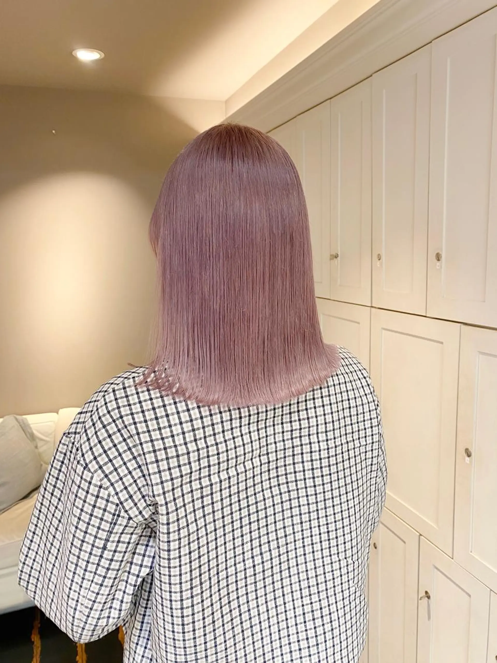 ミディアム カラー 切りっぱなしボブ レイヤー/縮毛矯正のヘアスタイル