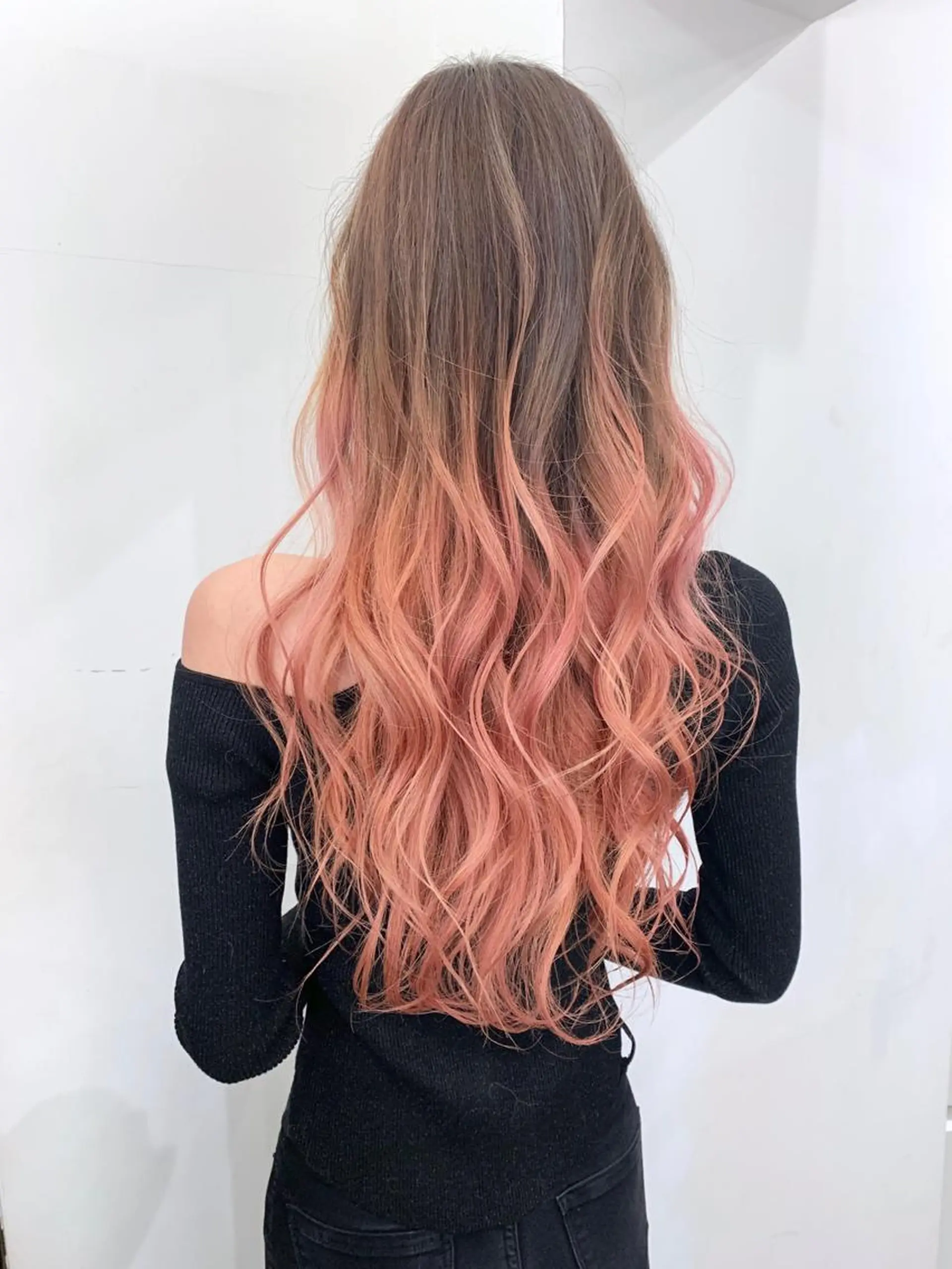 ロング カラー 透明感カラー グレージュ エクステ（レミー毛） NINEのヘアスタイル