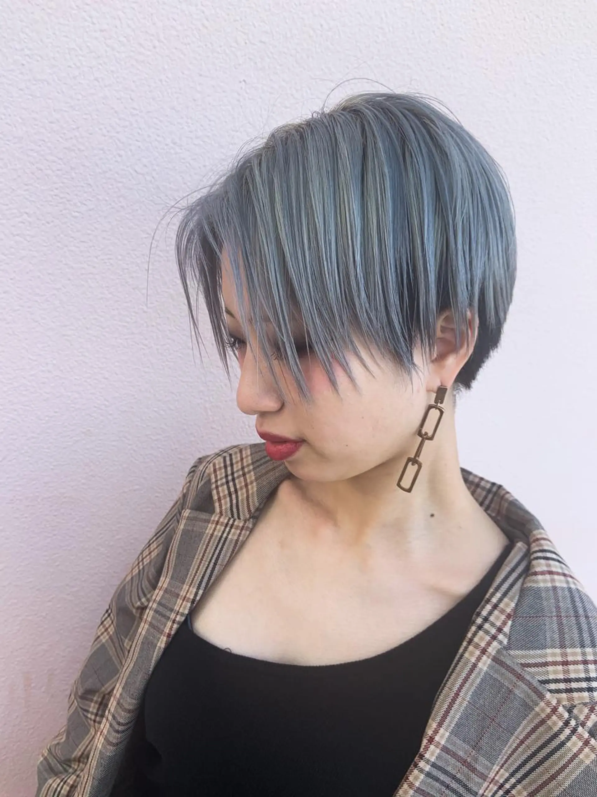 ショート カラー パーマ ヘアアレンジ ハイトーンカラー🤍 山下 優華のヘアスタイル