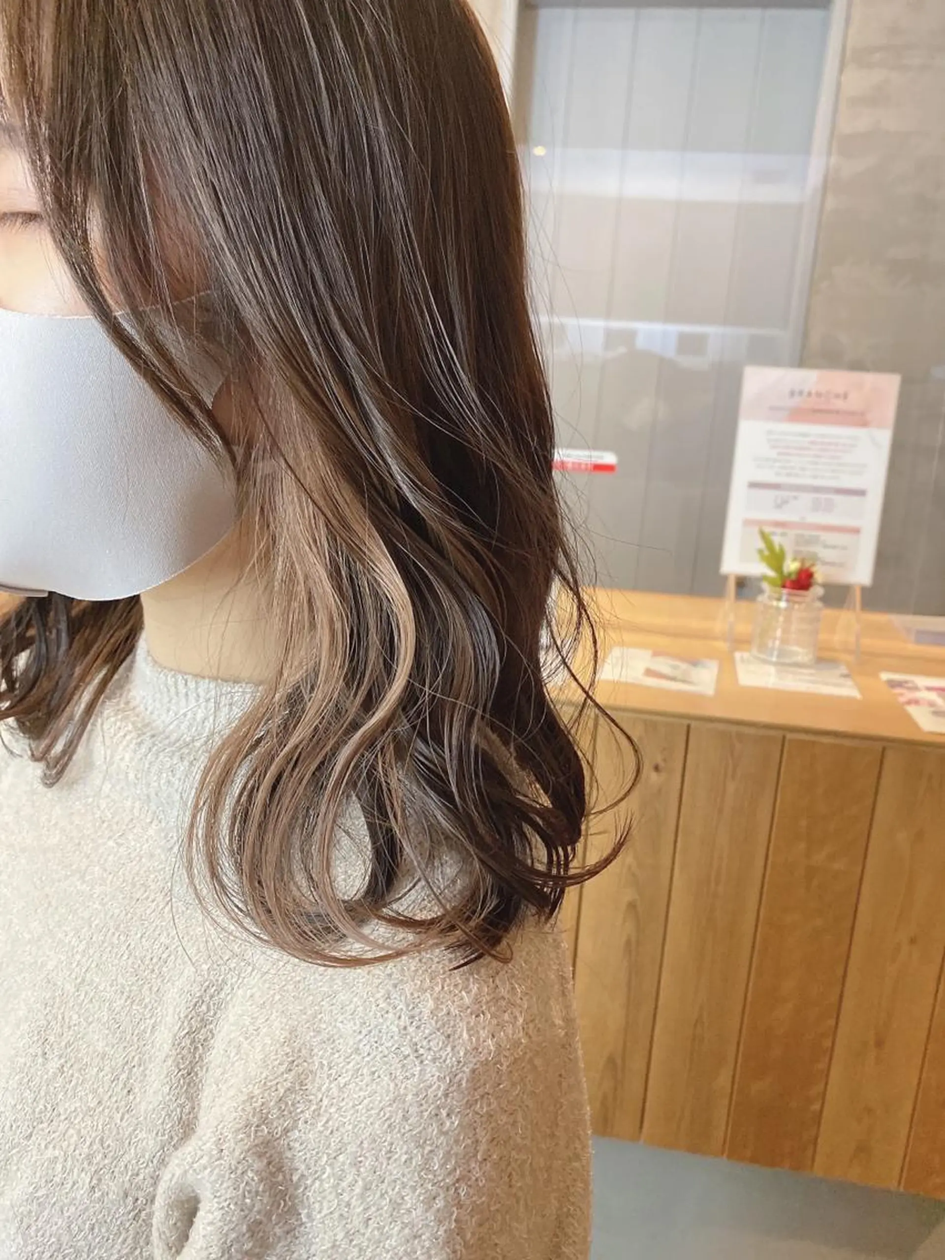 ミディアム カラー イヤリングカラー インナーカラー ヘアカラー トリートメント 具志 正太のヘアスタイル