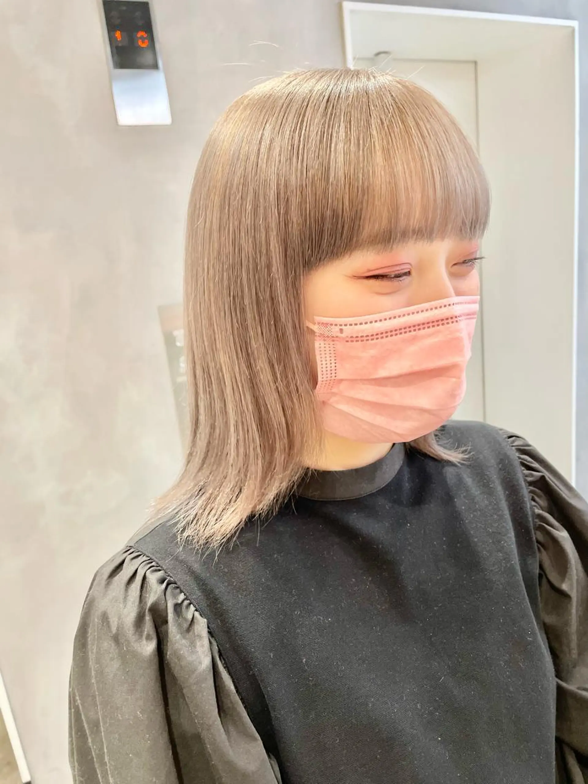 ミディアム カラー ベージュカラー ミルクティーベージュ ハイトーン×レイヤー ／遠藤将太のヘアスタイル