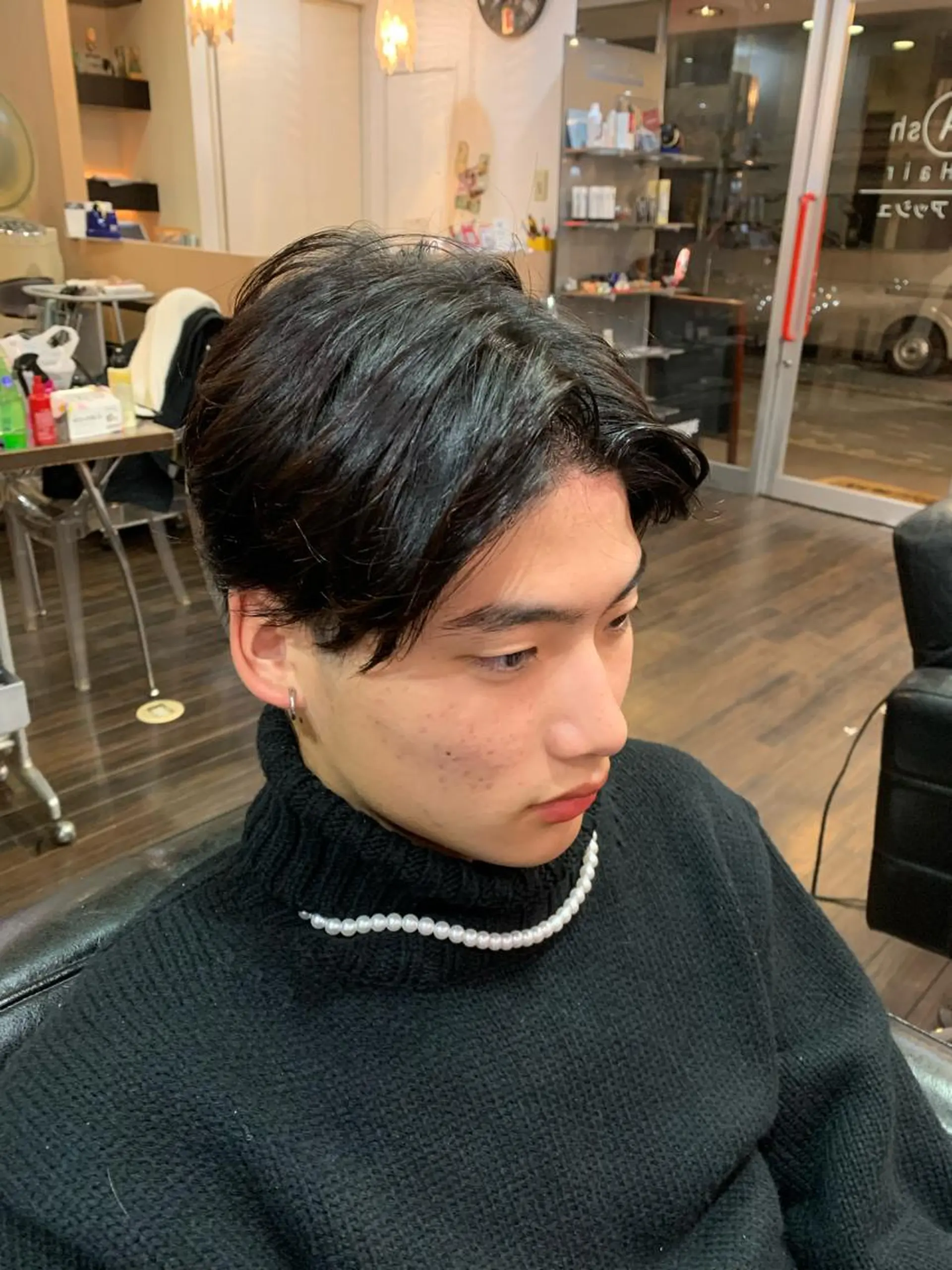 ショート メンズ センターパート マッシュ ツーブロック カット 西尾 太郎のヘアスタイル