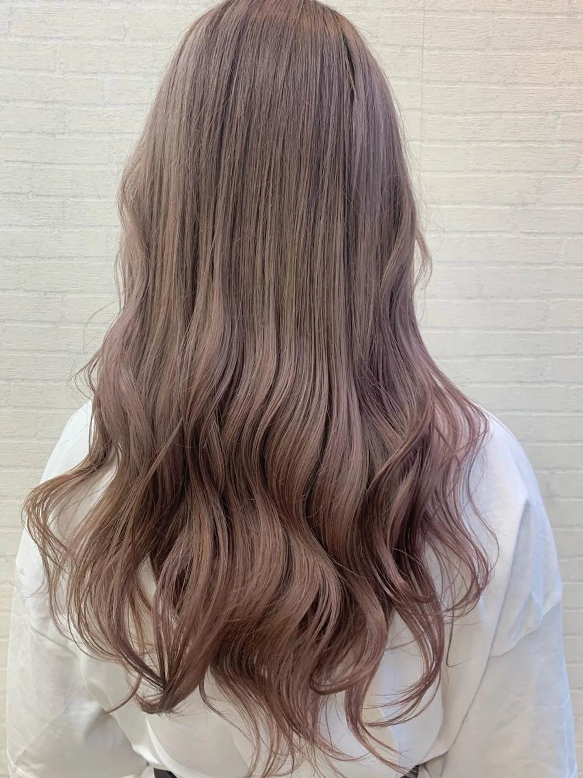 ロング カラー ブリーチ 立川 奈那子のヘアスタイル