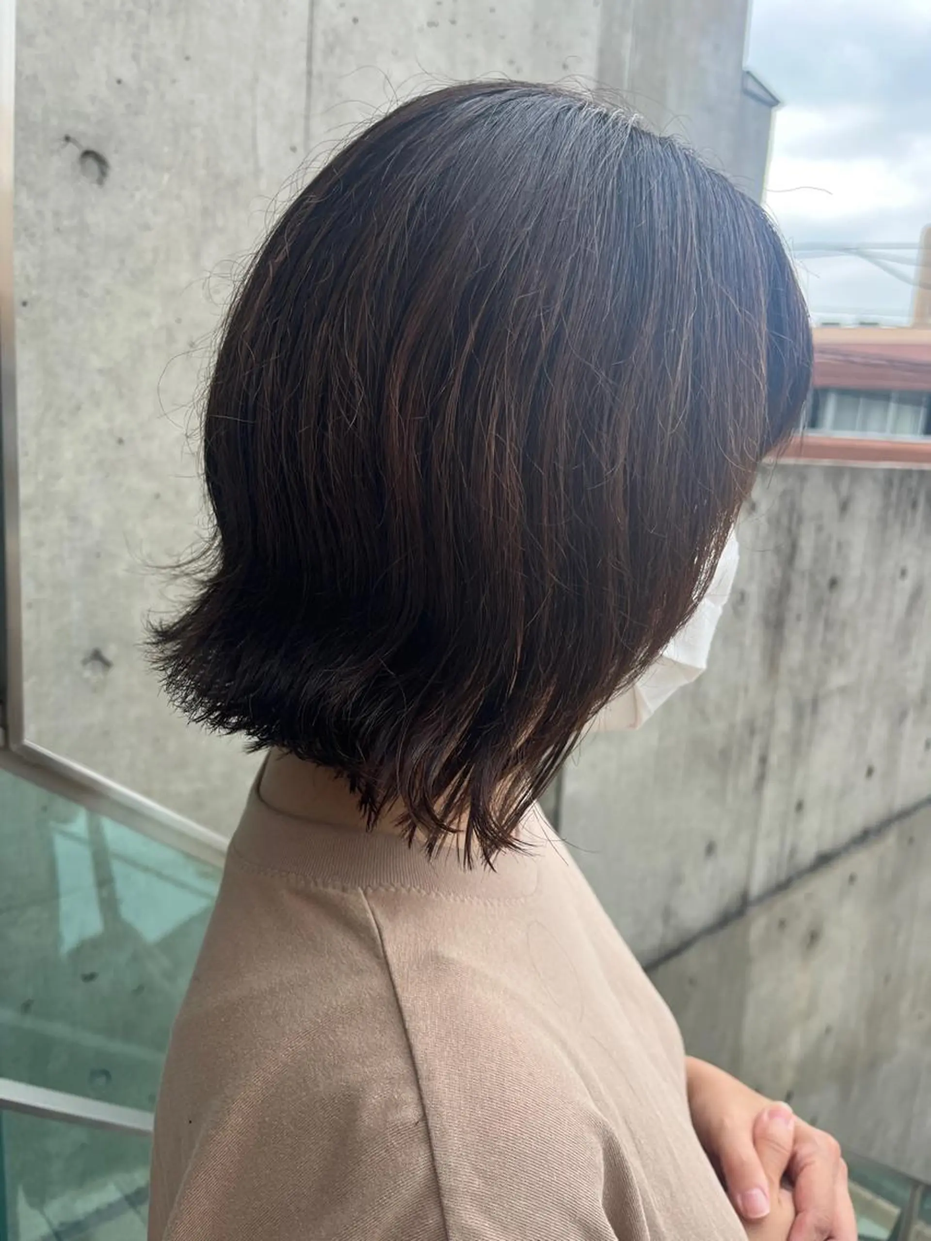 ショート ネイル ケアカラー ピンクブラウン 外国人風カラー ショートヘア 小顔カット カット 久木原 ゆりのヘアスタイル