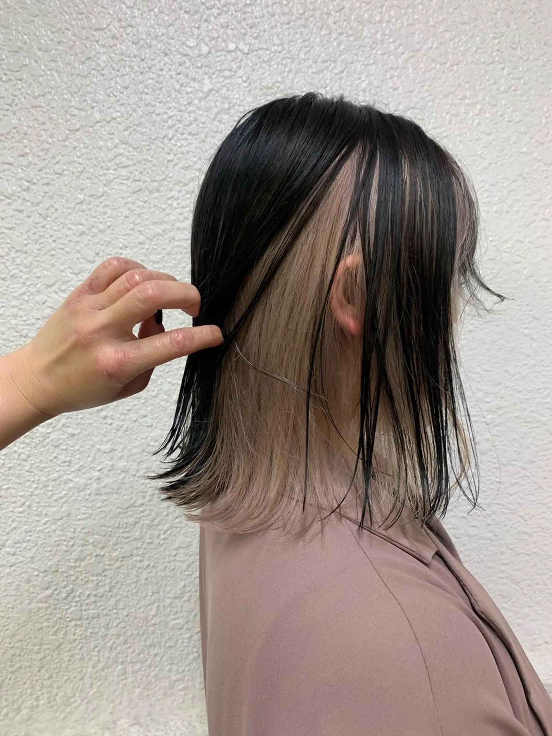 ショート 切りっぱなしボブ ボブ 🧨ブリーチー×ボブ レイヤー💎じゅえるのヘアスタイル