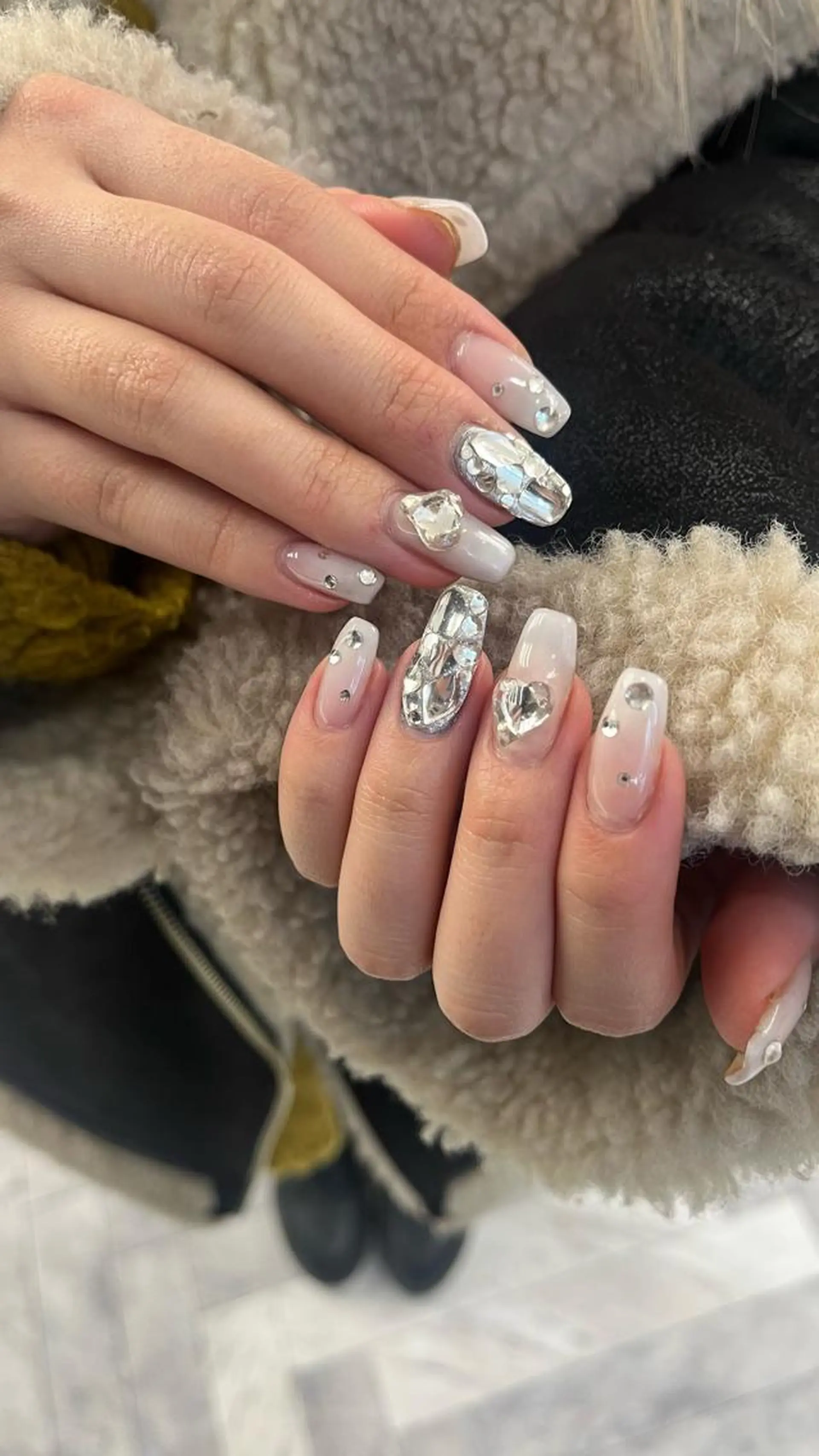 カラー ネイル マツエク・マツパ グラデーションカラー グラデーション mai🤍縮毛酸性ス トレート/アイリストのヘアスタイル