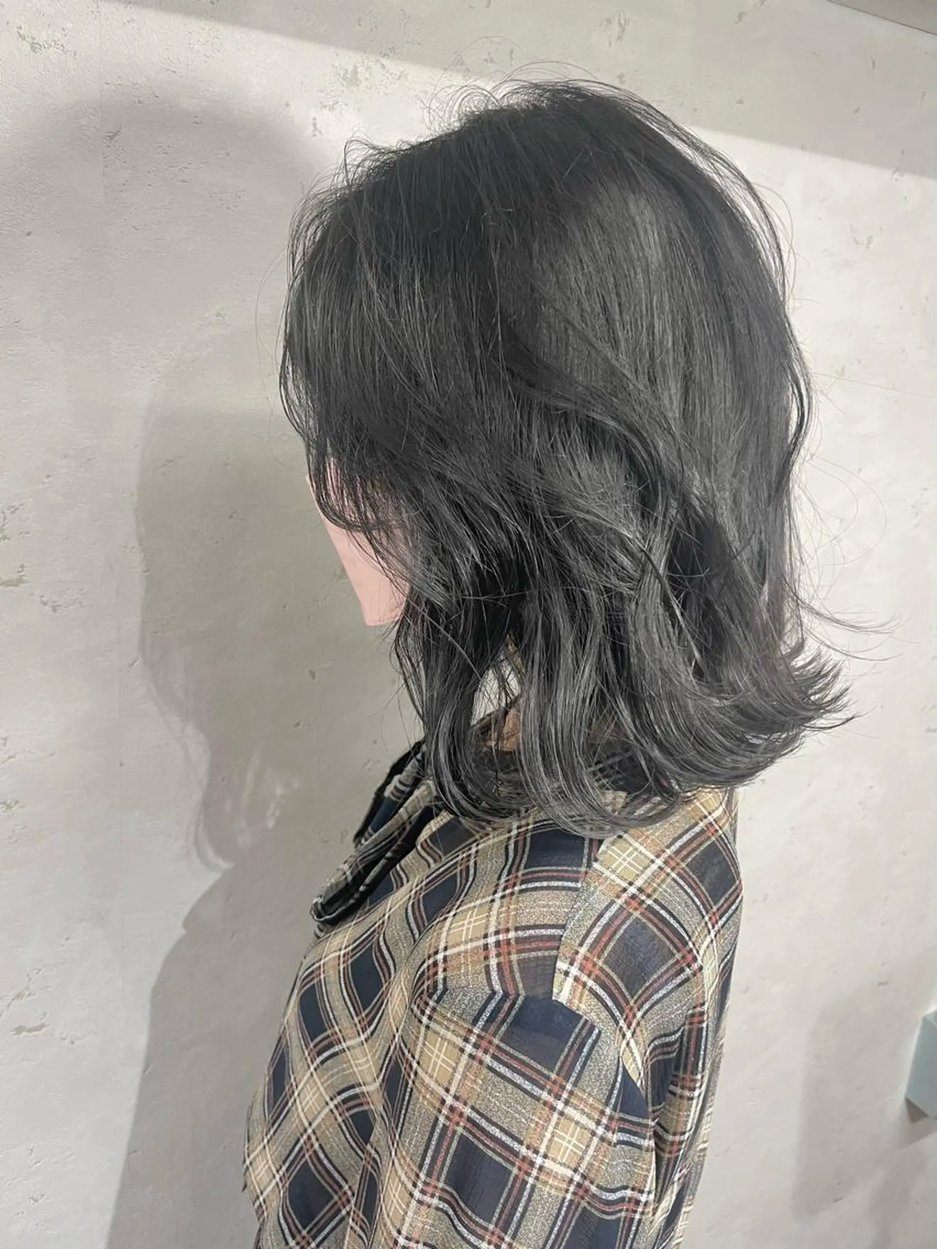ミディアム アッシュ アッシュブラック 1日1名限定価格✂️ 髪質改善サロン代表谷のヘアスタイル