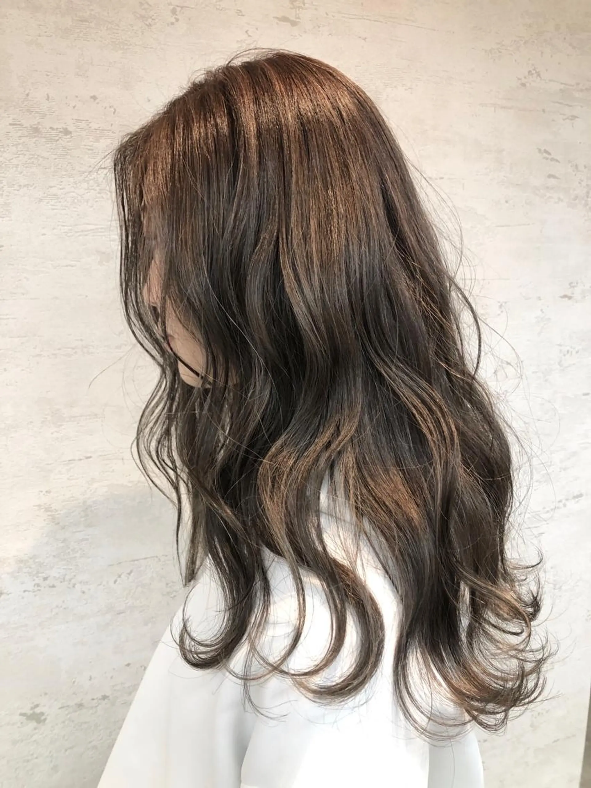 ロング カラー 女性に人気♪ はやしほのかのヘアスタイル