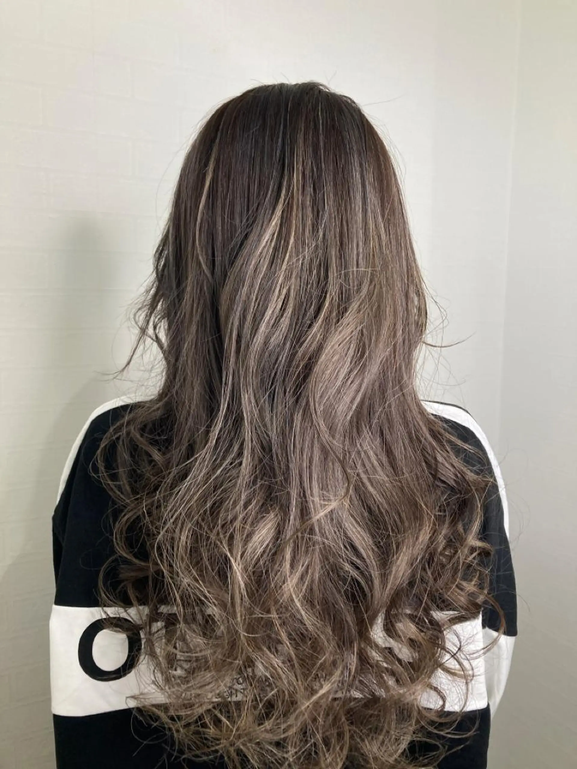 ロング カラー バレイヤージュ ハイライトカラー ハイライト レイヤーカット カット ヘアカラー ✨U-topia渡邉 大樹【公認資格有】✨のヘアスタイル