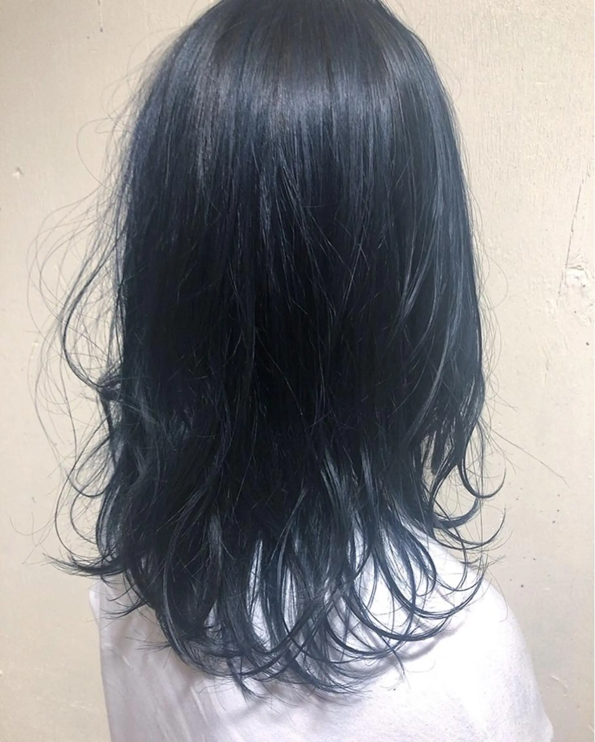 セミロング カラー バレイヤージュ ブルーカラー ネイビーカラー レイヤーカット パーマ美容師 hanaのヘアスタイル