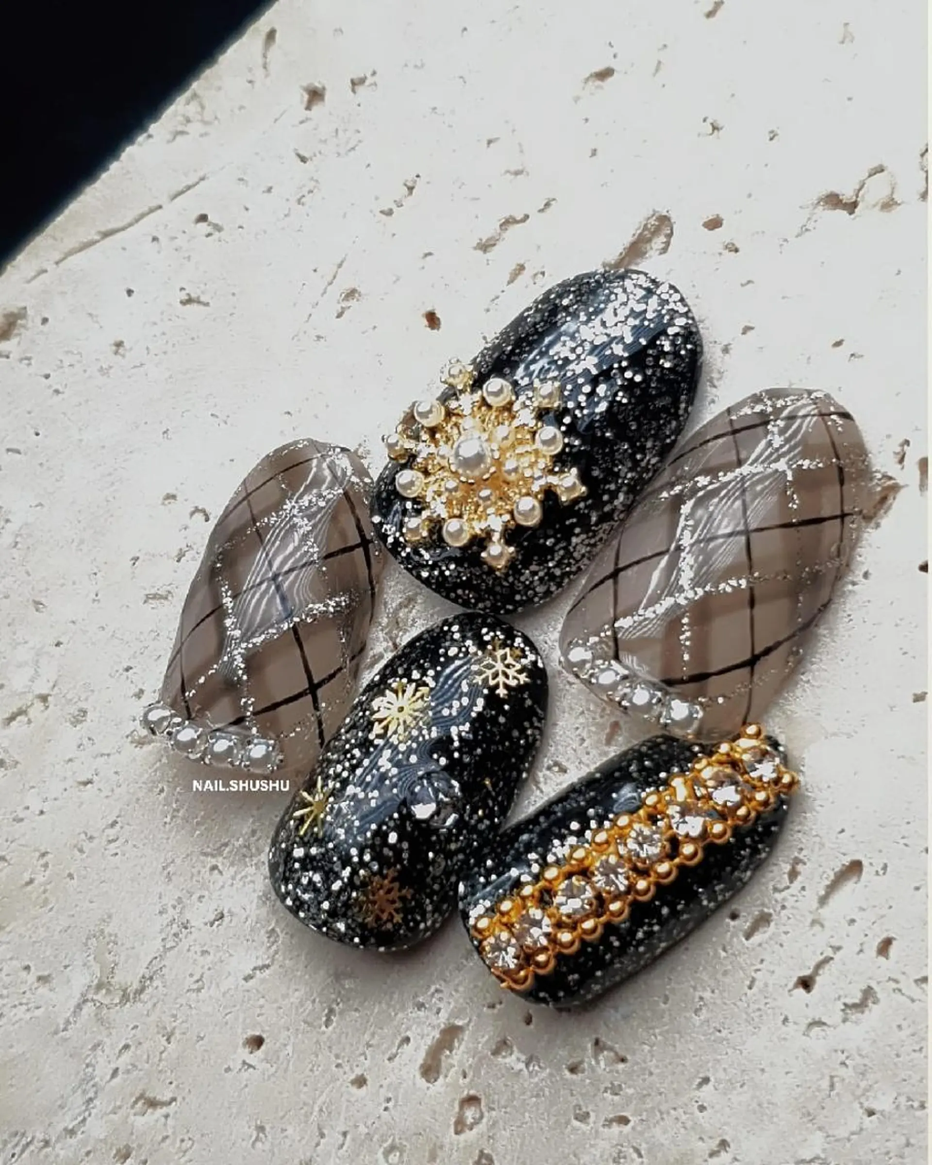 ネイル 持ち込み ニュアンスネイル シンプルネイル 冬ネイル 3dパーツ/流行り 👧shushu❤️のネイルデザイン
