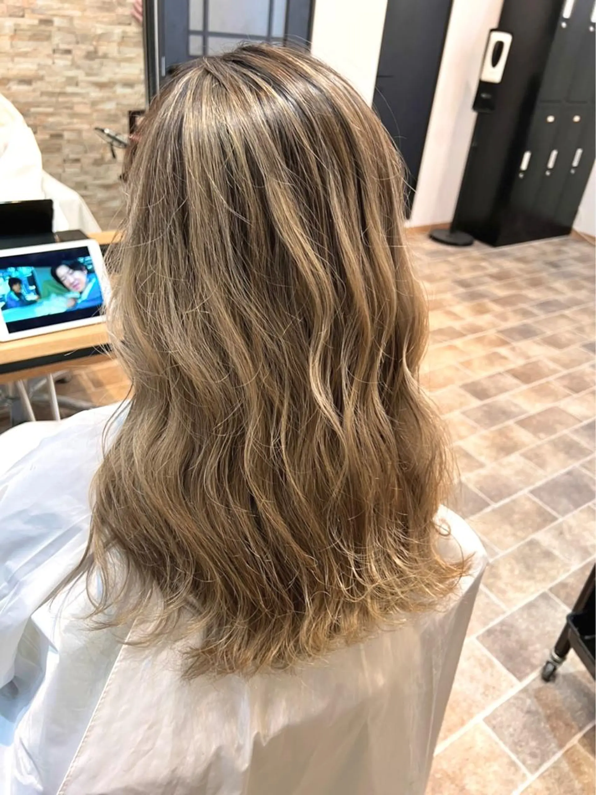 ロング カラー ヘアカラー&縮毛矯正 STAR☆RIVERのヘアスタイル