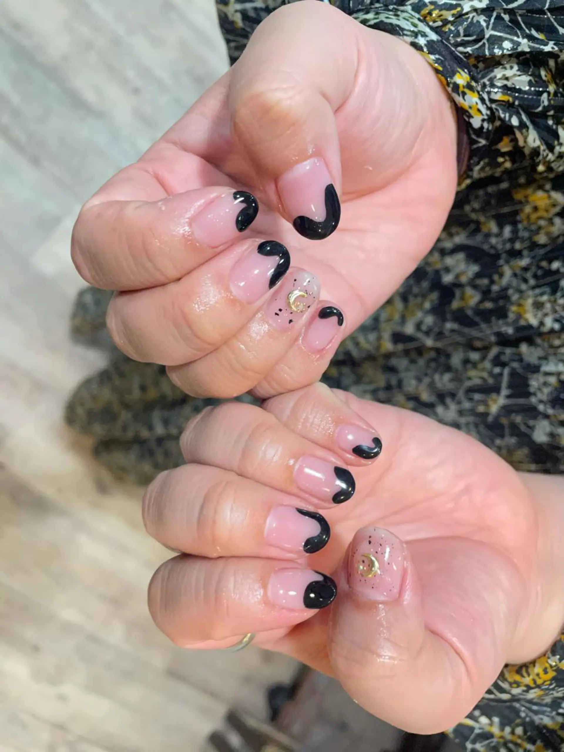 ネイル ハンドネイル ハンドケア R'well所属・はばすみれ🎀ﾈｲﾙ 光ﾌｪｲｼｬﾙ ﾍｱのネイルデザイン