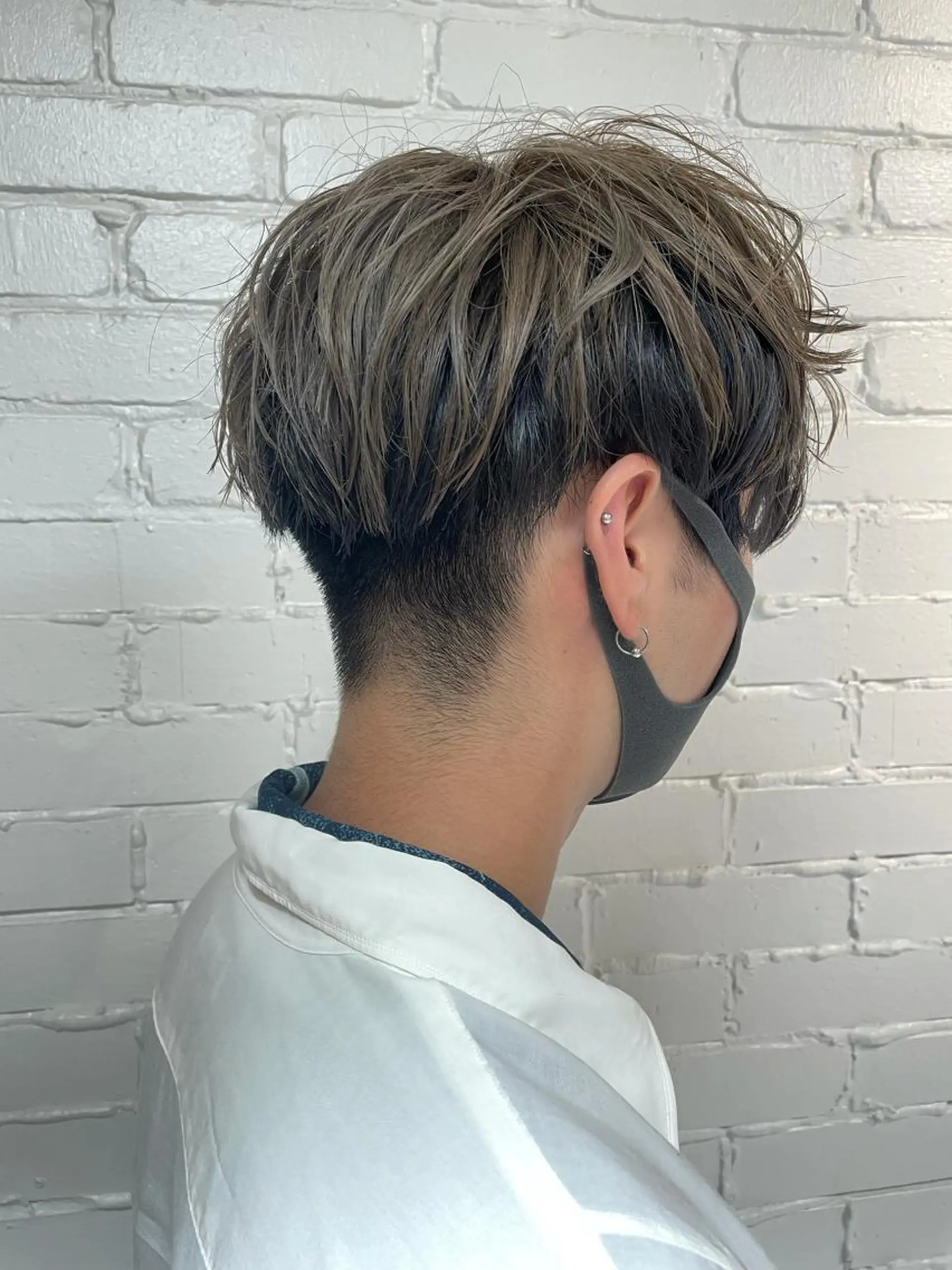 カラー メンズ 黒髪 ブルーカラー ブルーブラック ツートーンカラー 🩰韓国レイヤー🩷 艶カラー🌷小栁歩美のヘアスタイル