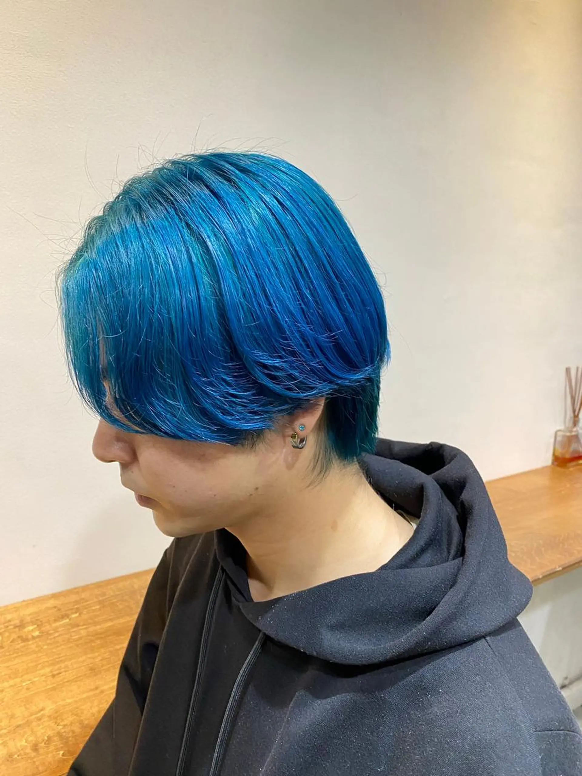 カラー メンズ オカベ ショウマのヘアスタイル