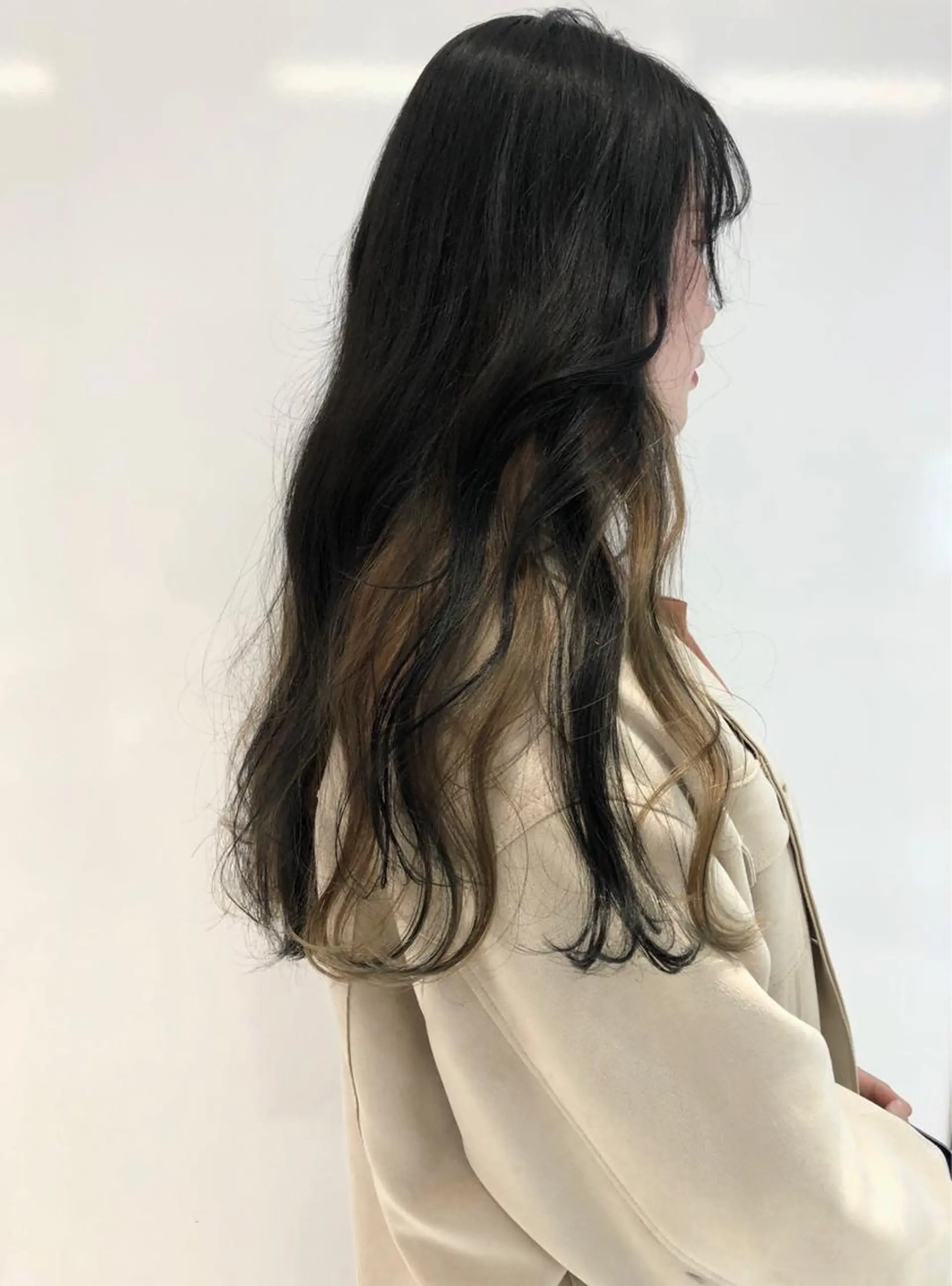 ロング カラー ベージュカラー インナーカラー 相川 愛実のヘアスタイル