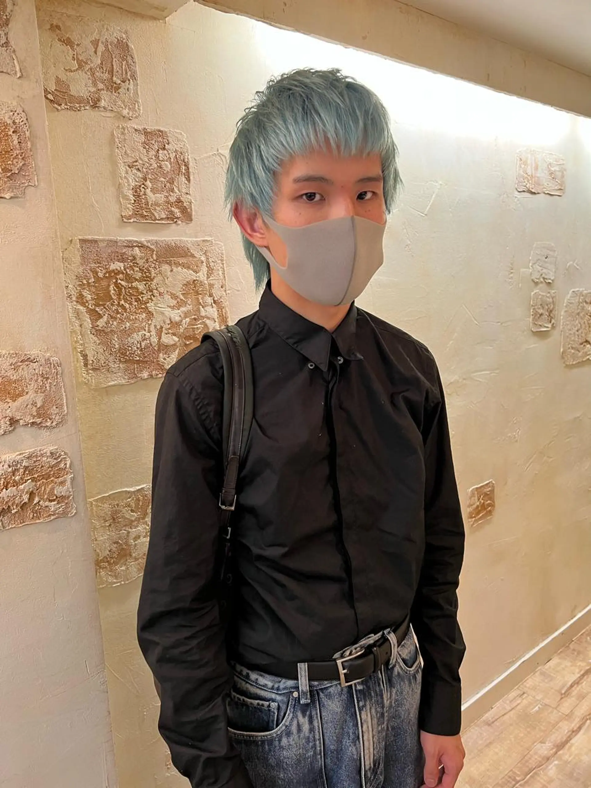 ショート カラー ブリーチ ブルーカラー 退色まで透明感ある ダブルカラー/リクのヘアスタイル