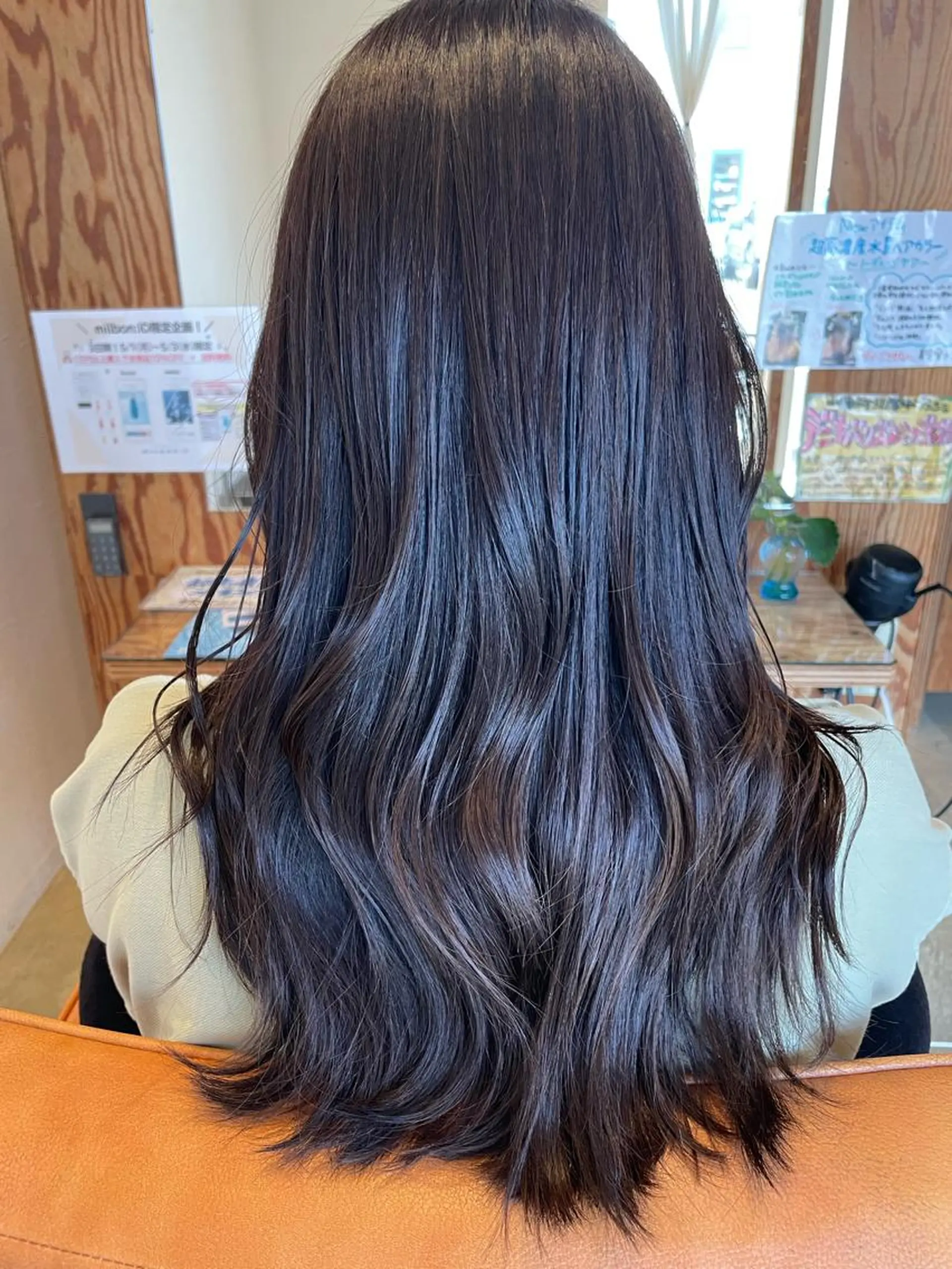 ロング カラー 鏡原 実和のヘアスタイル