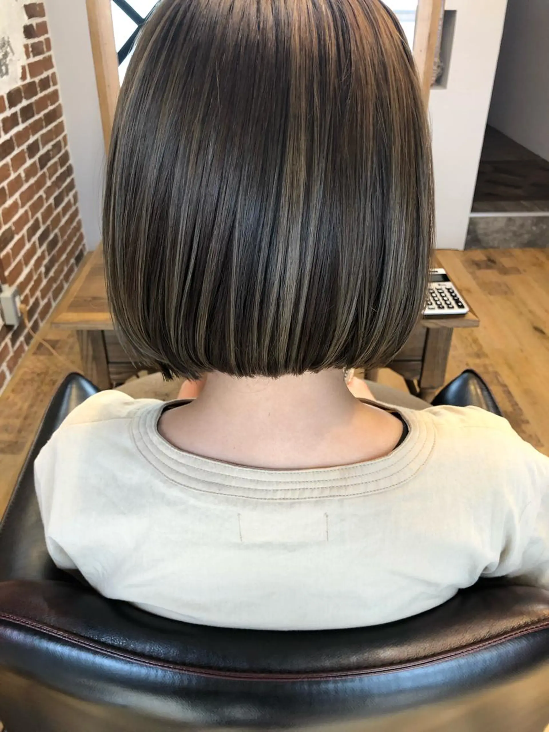 ショート 切りっぱなしボブ ボブ 外国人風カラー ハイライト レイヤーカット ショート職人 美容師【KENTA】のヘアスタイル