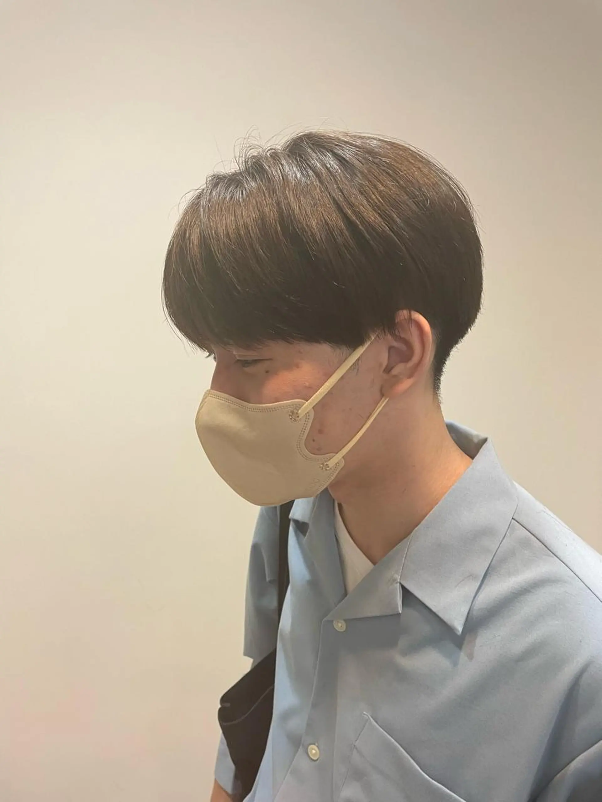 メンズ ラウンドマッシュ/ フェザーショート大阪のヘアスタイル