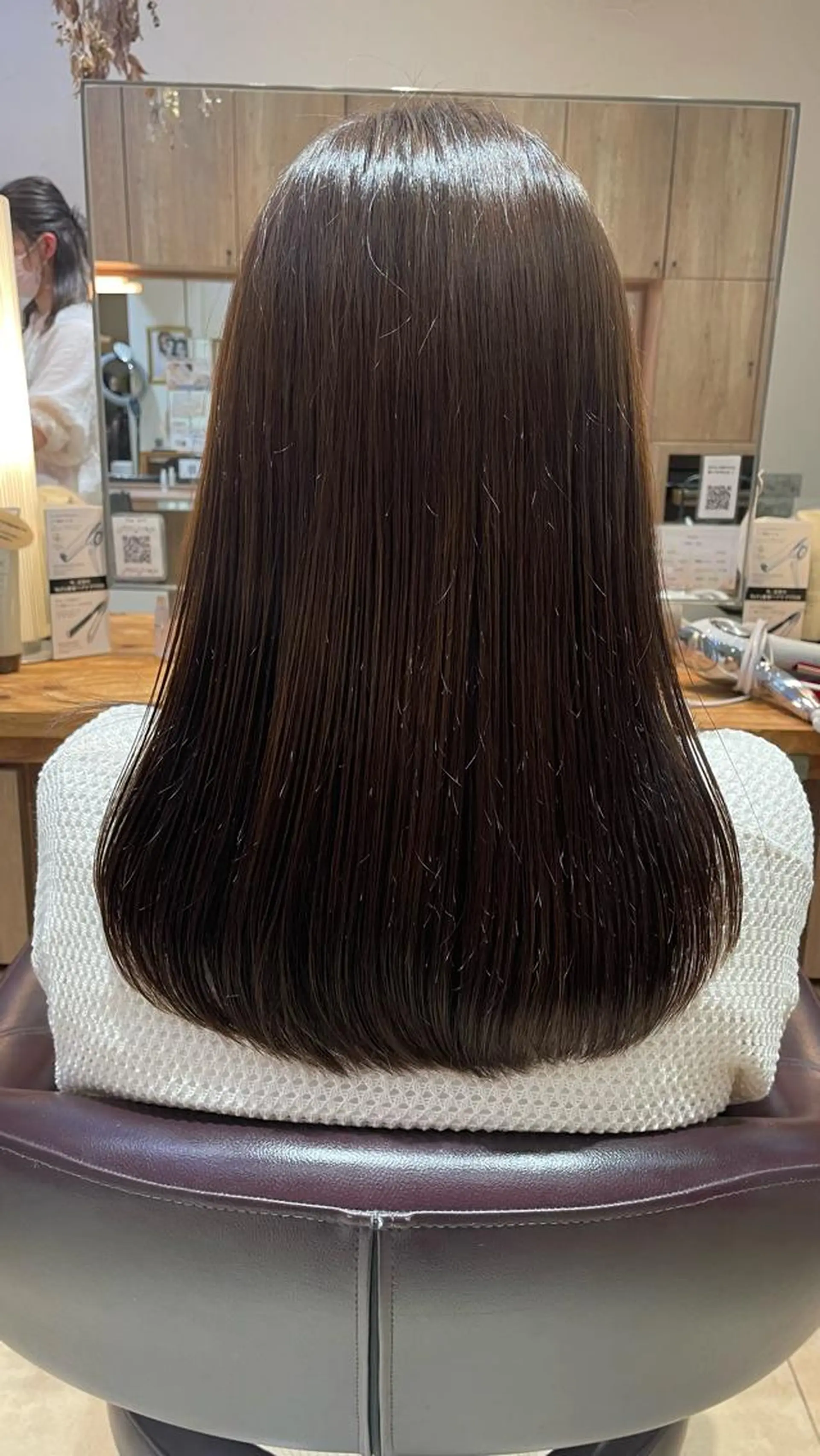 ミディアム 秋元 佳乃のヘアスタイル