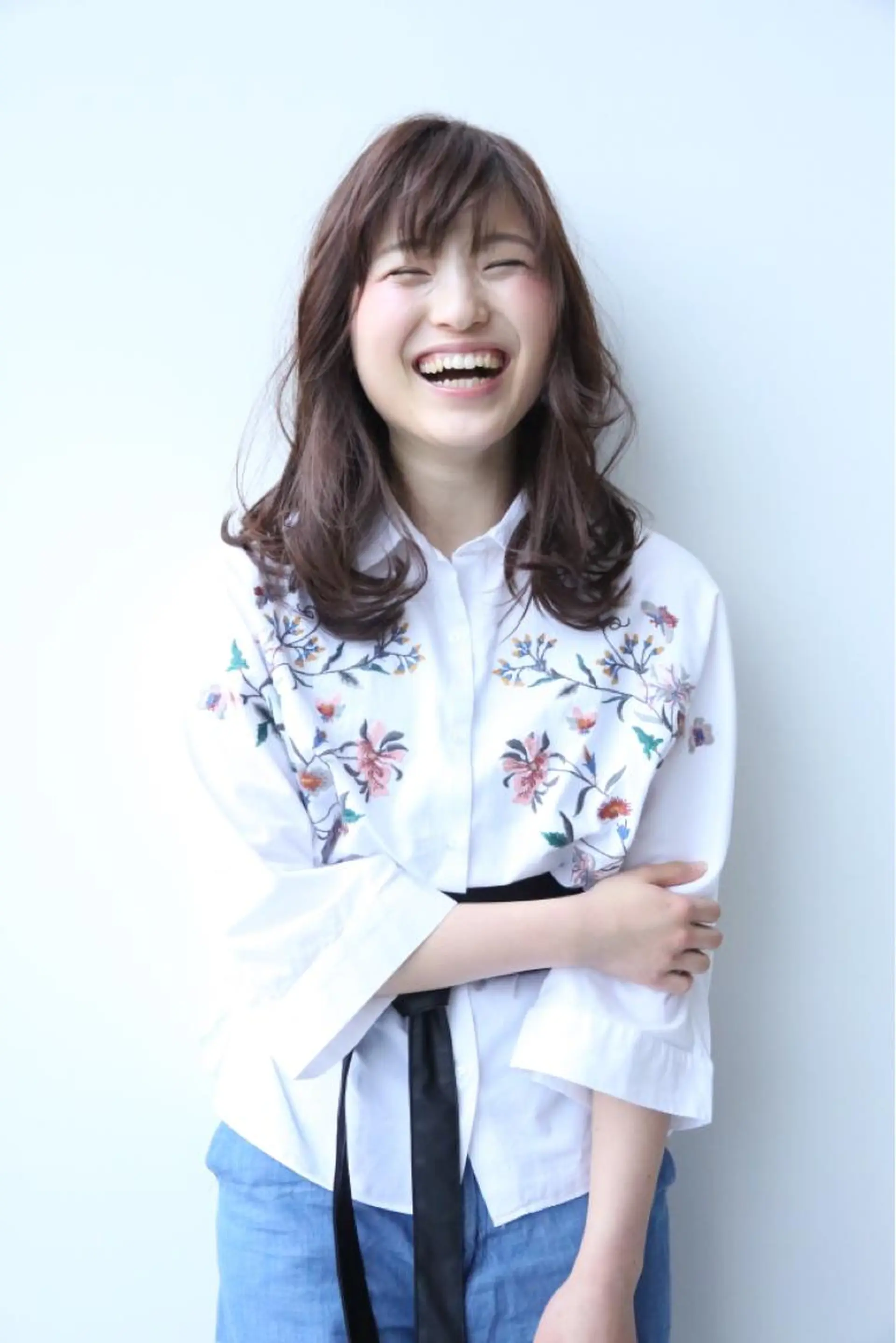 ロング カラー パーマ アッシュ ブリーチ ケアブリーチ 透明感カラー ダブルカラー カット ヘアカラー トリートメント モリシュンスケ /レイヤー/髪質改善のヘアスタイル