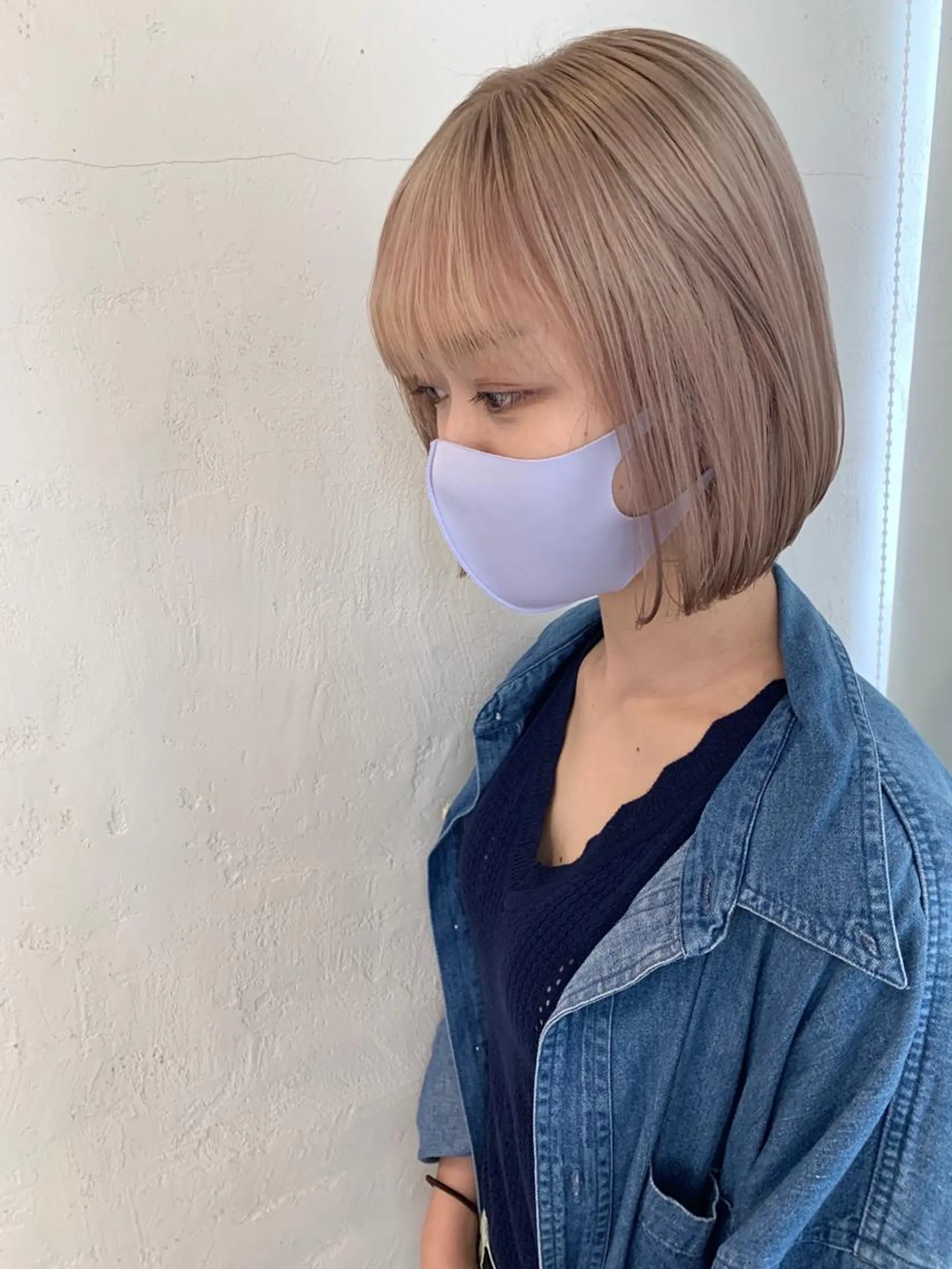 ショート カラー ベージュカラー ブリーチ ミルクティーベージュ カット ヘアカラー トリートメント 艶ハイトーン/ヘア アレンジAYAKAのヘアスタイル