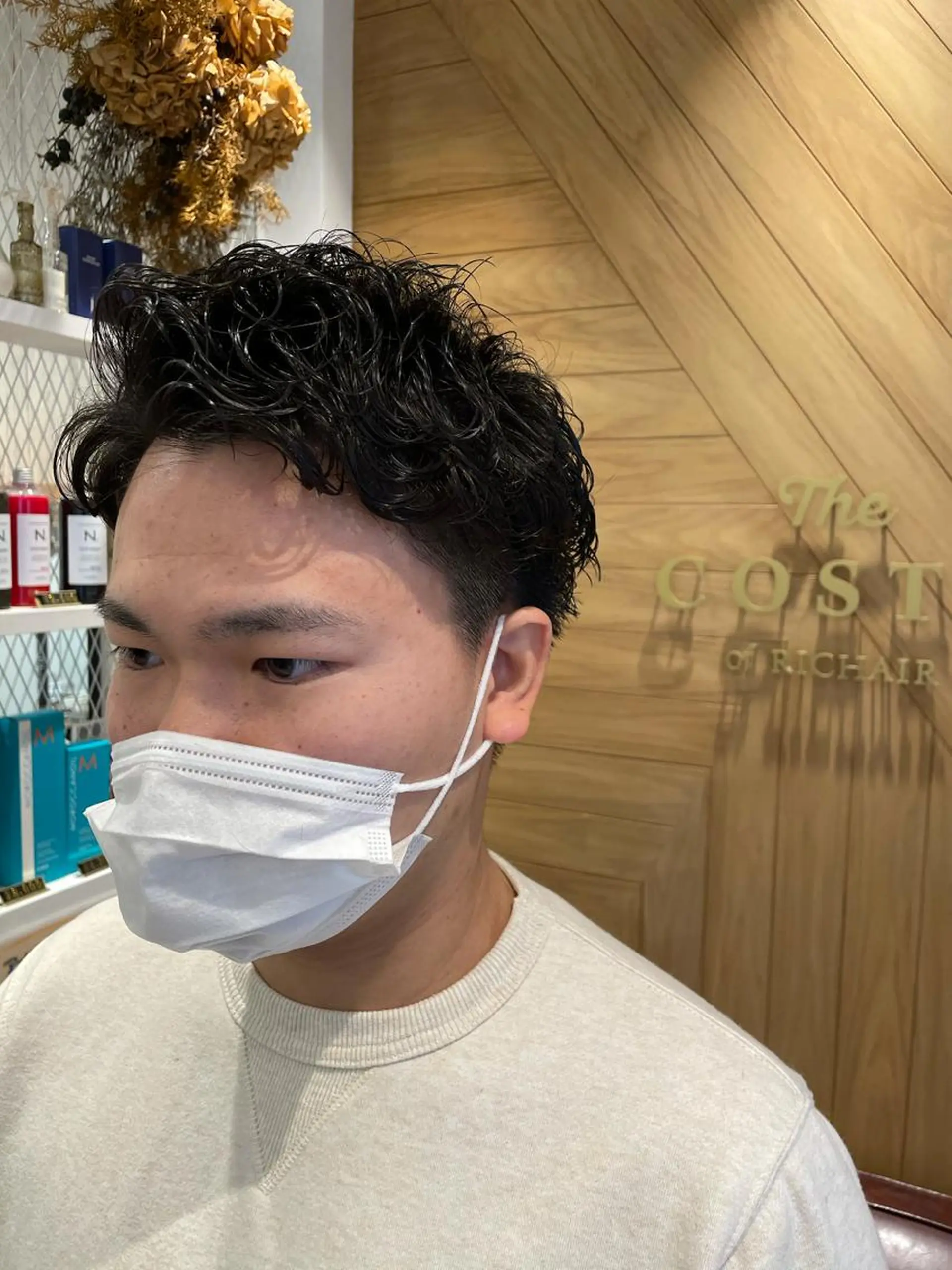 ショート パーマ メンズ 鈴村 大介のヘアスタイル