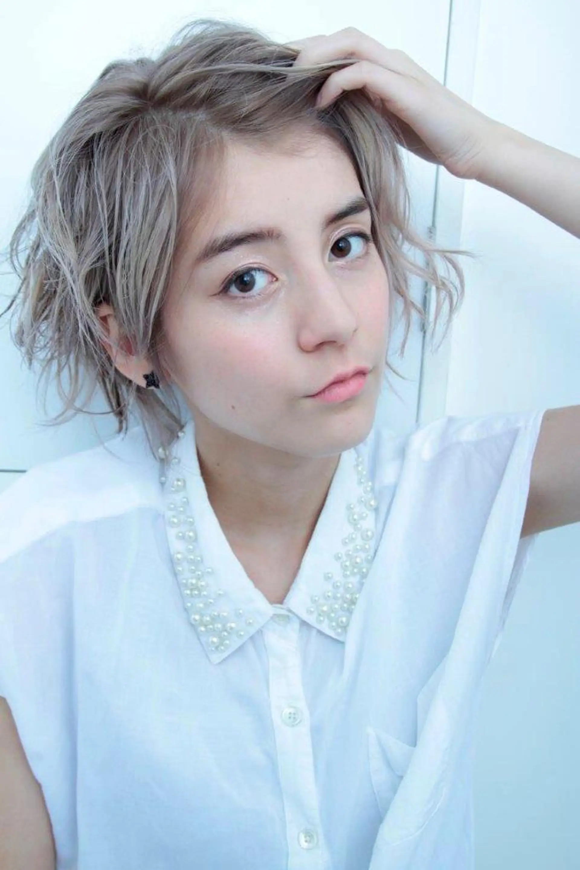 ショート カラー ブリーチ カット ヘアカラー トリートメント 江崎 わか子のヘアスタイル